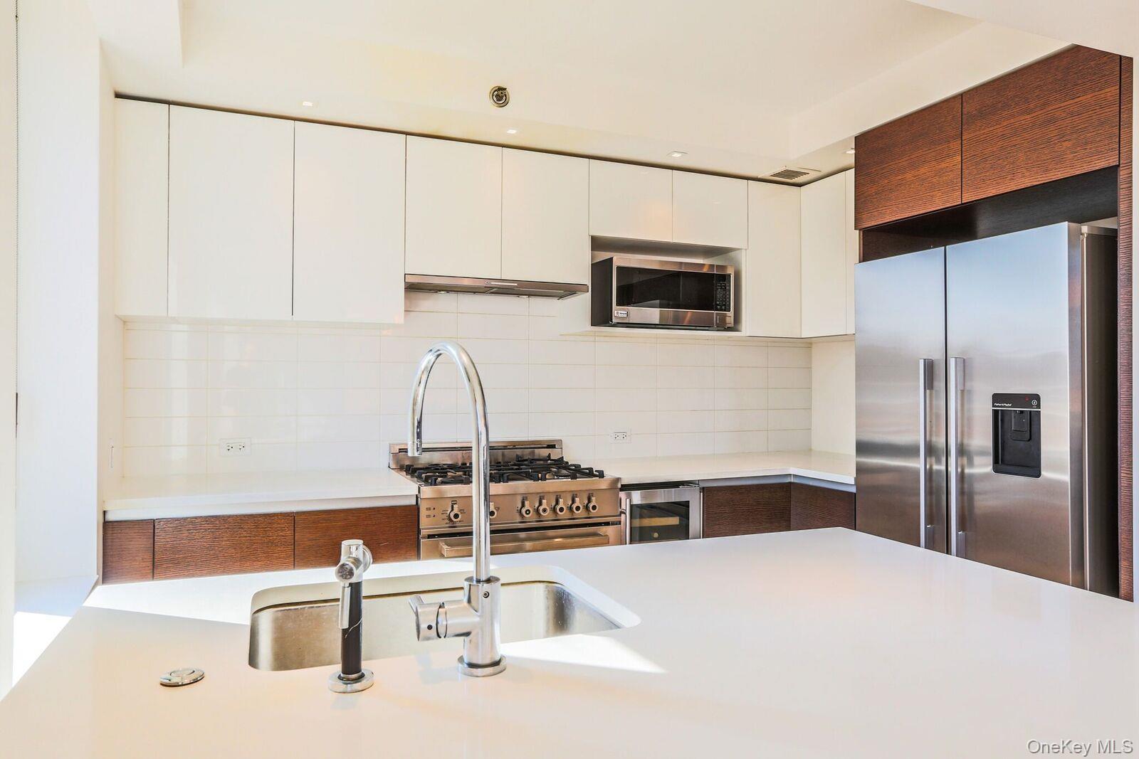 39-16 Prince Street, Unit 5A photo 5