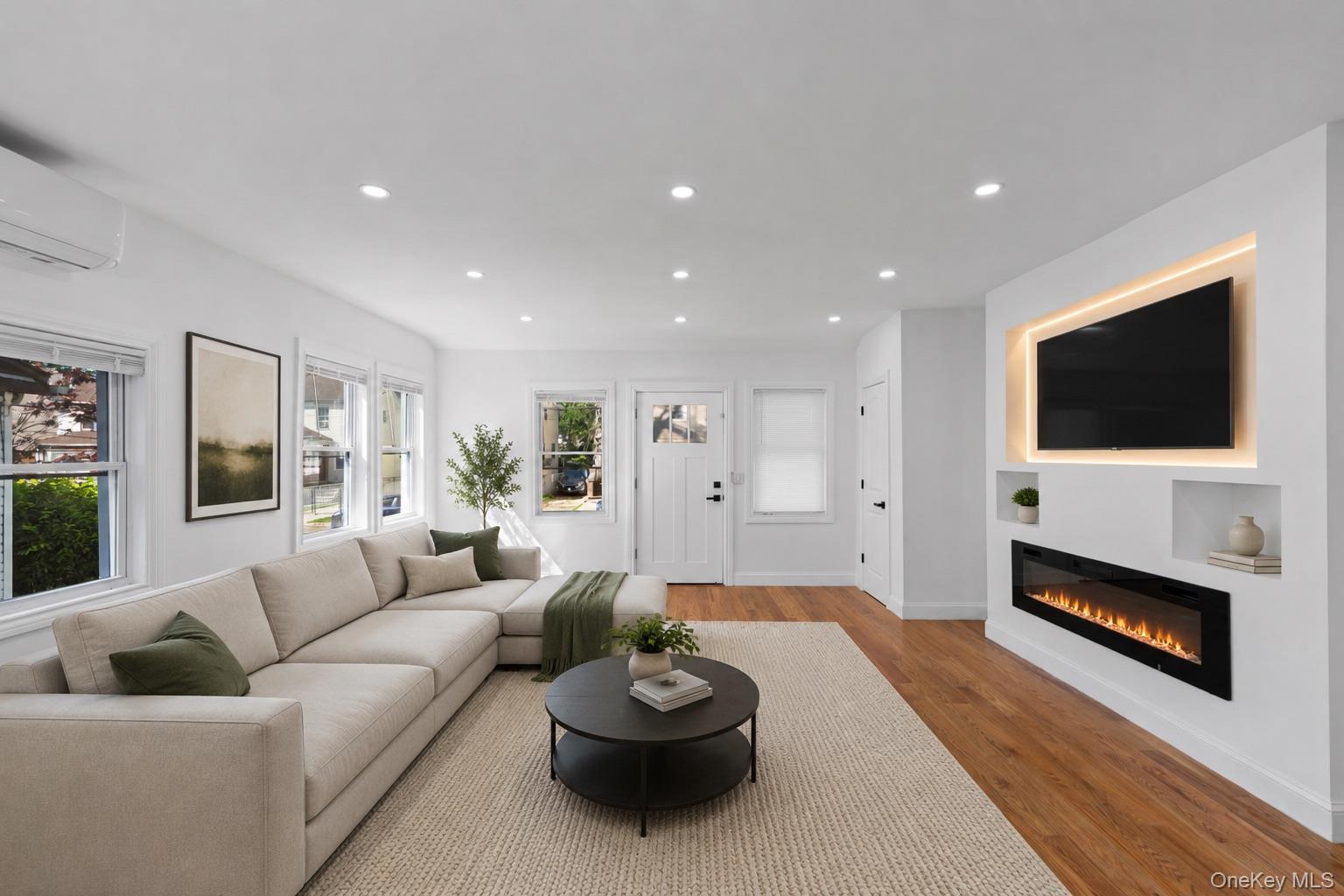 122-19 Lucas Street – For Sale