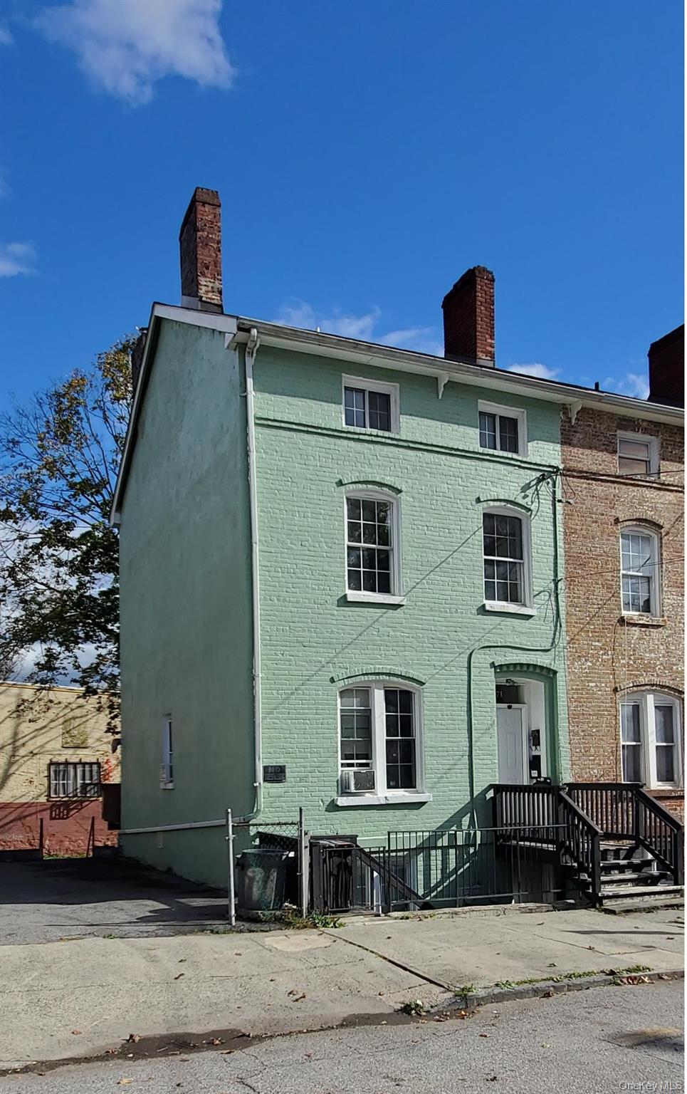 71 Lander Street – For Sale photo 2