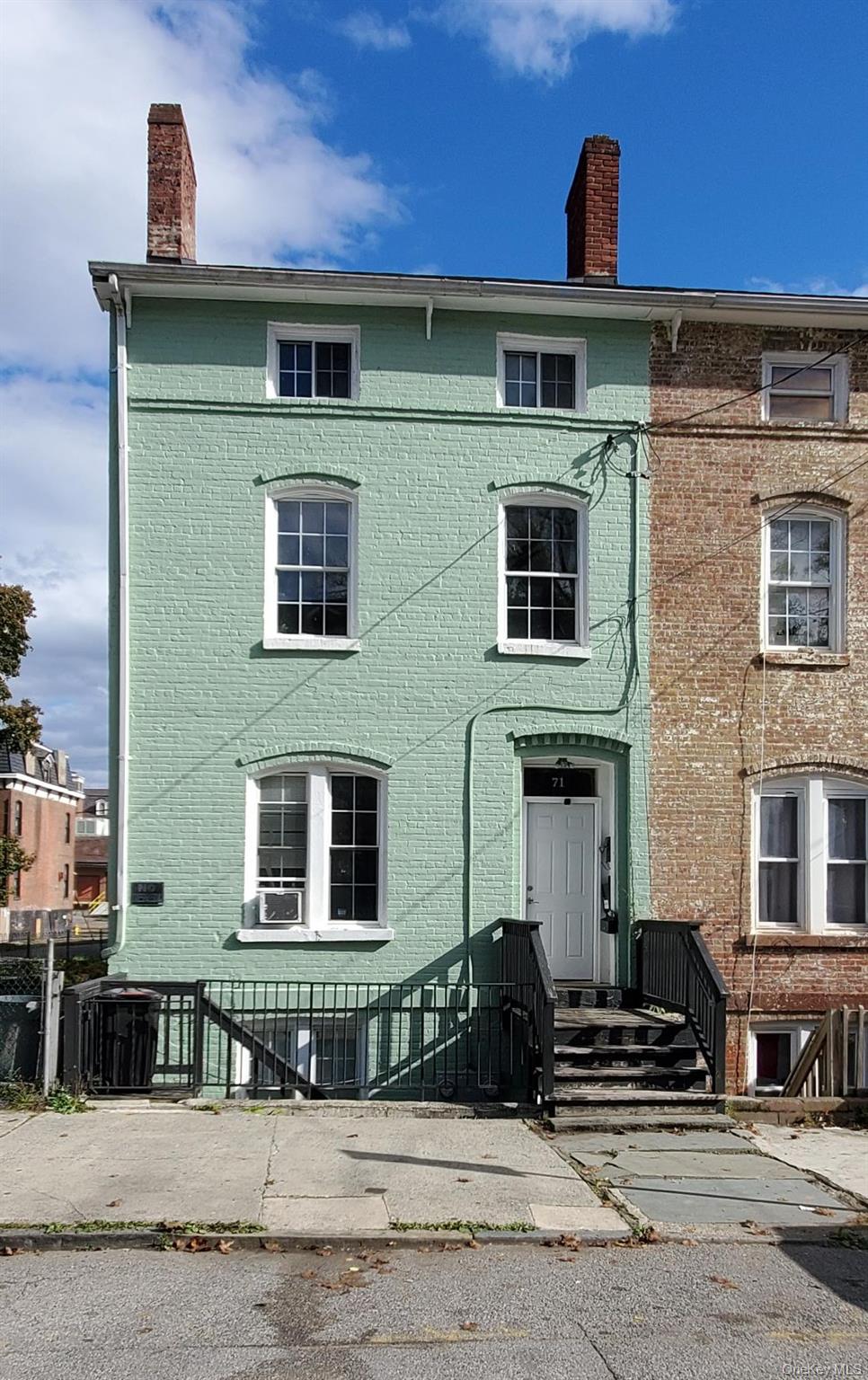 71 Lander Street – For Sale