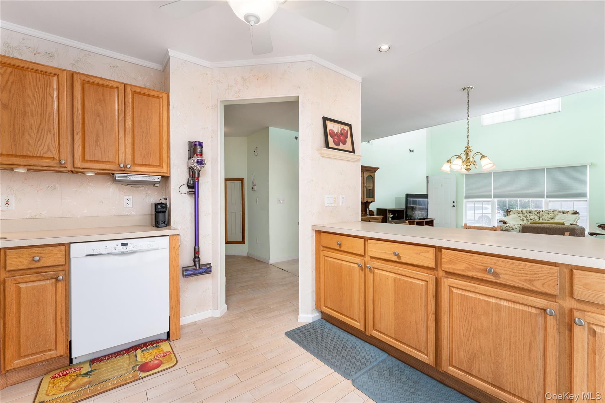 5 Robert Lane, Unit 5 photo 11