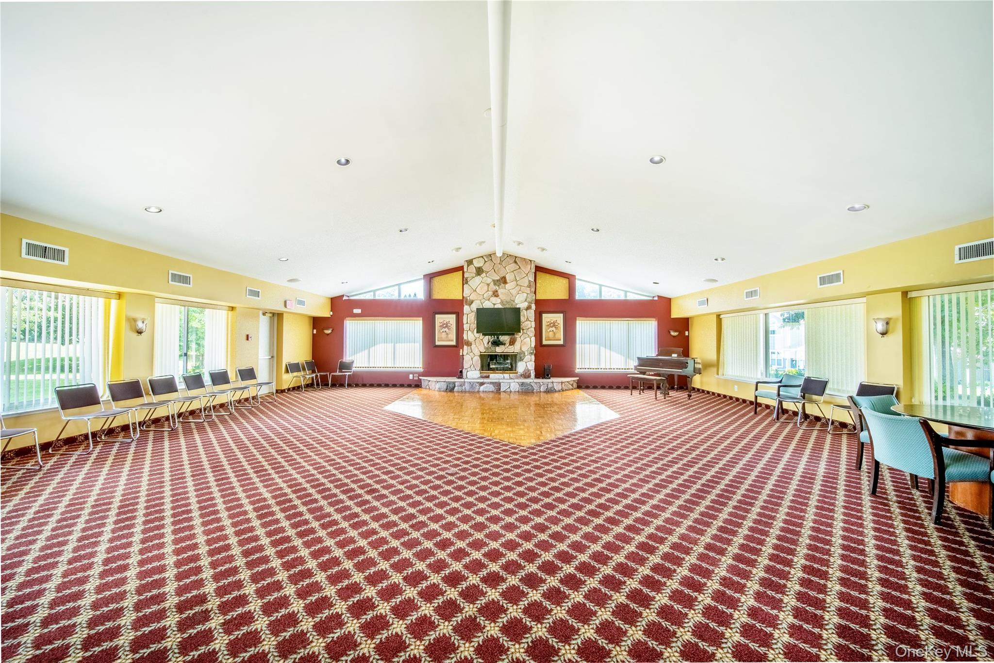 5 Robert Lane, Unit 5 photo 35