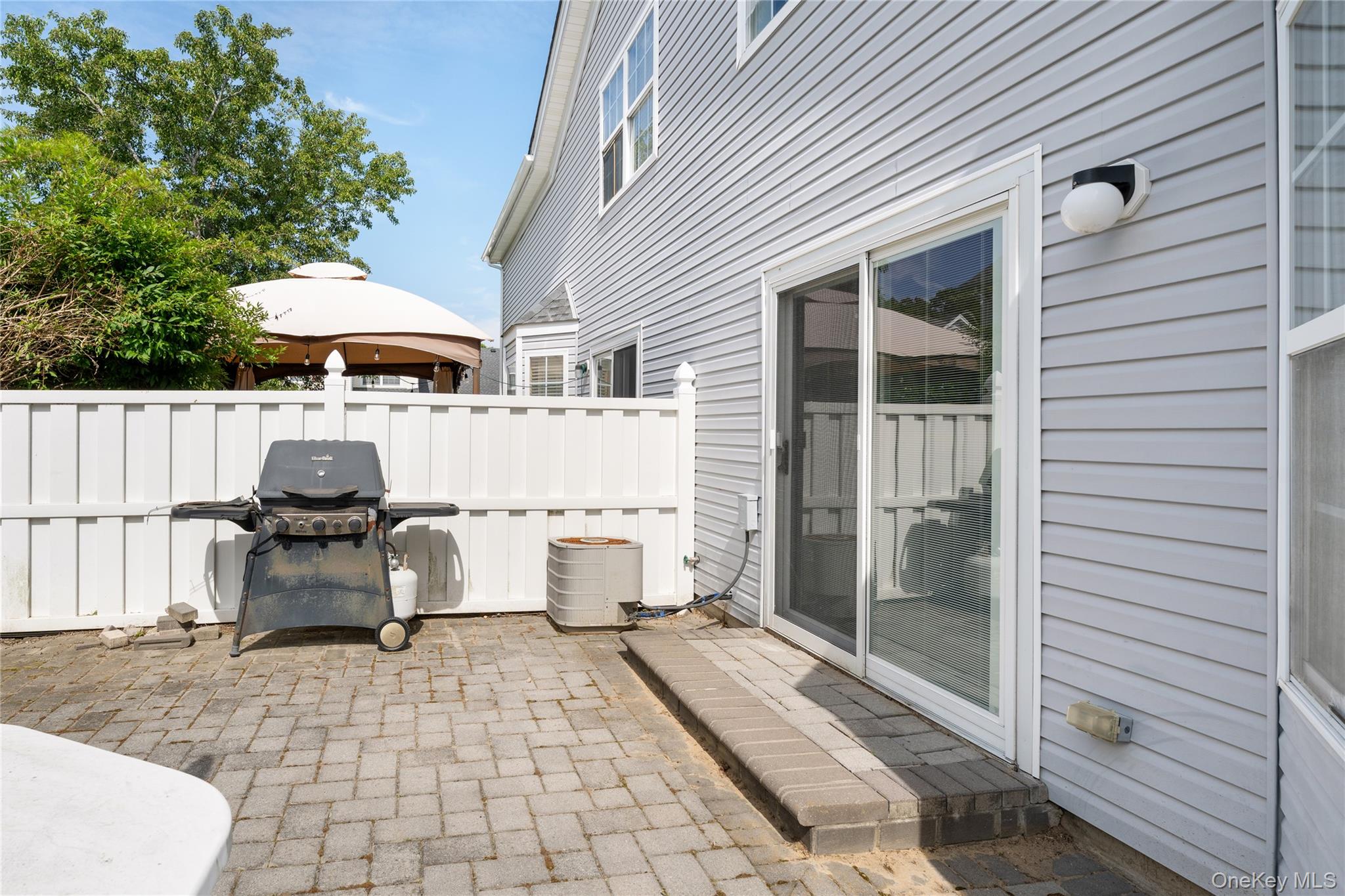 5 Robert Lane, Unit 5 photo 4