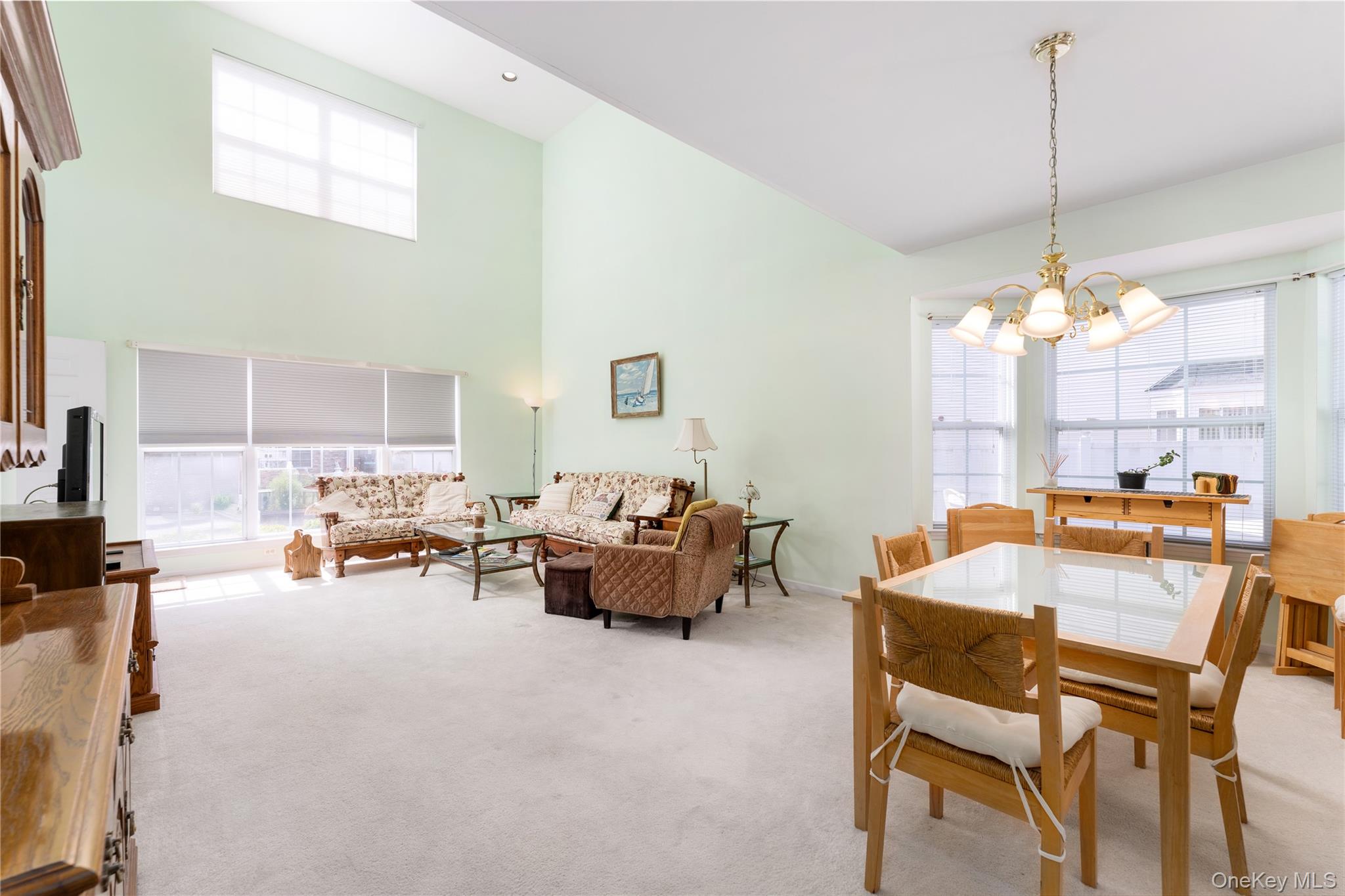 5 Robert Lane, Unit 5 photo 8