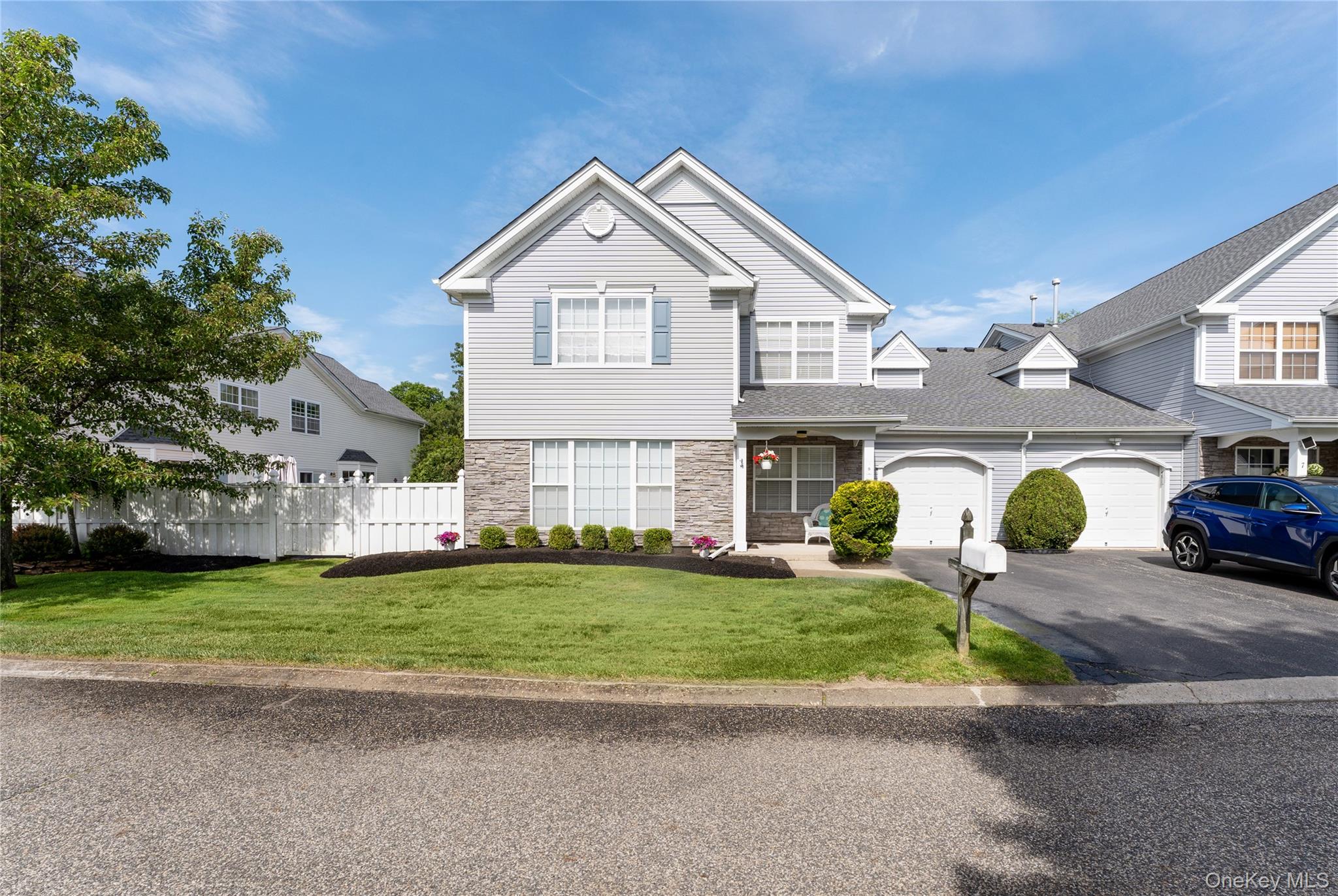 5 Robert Lane, Unit 5