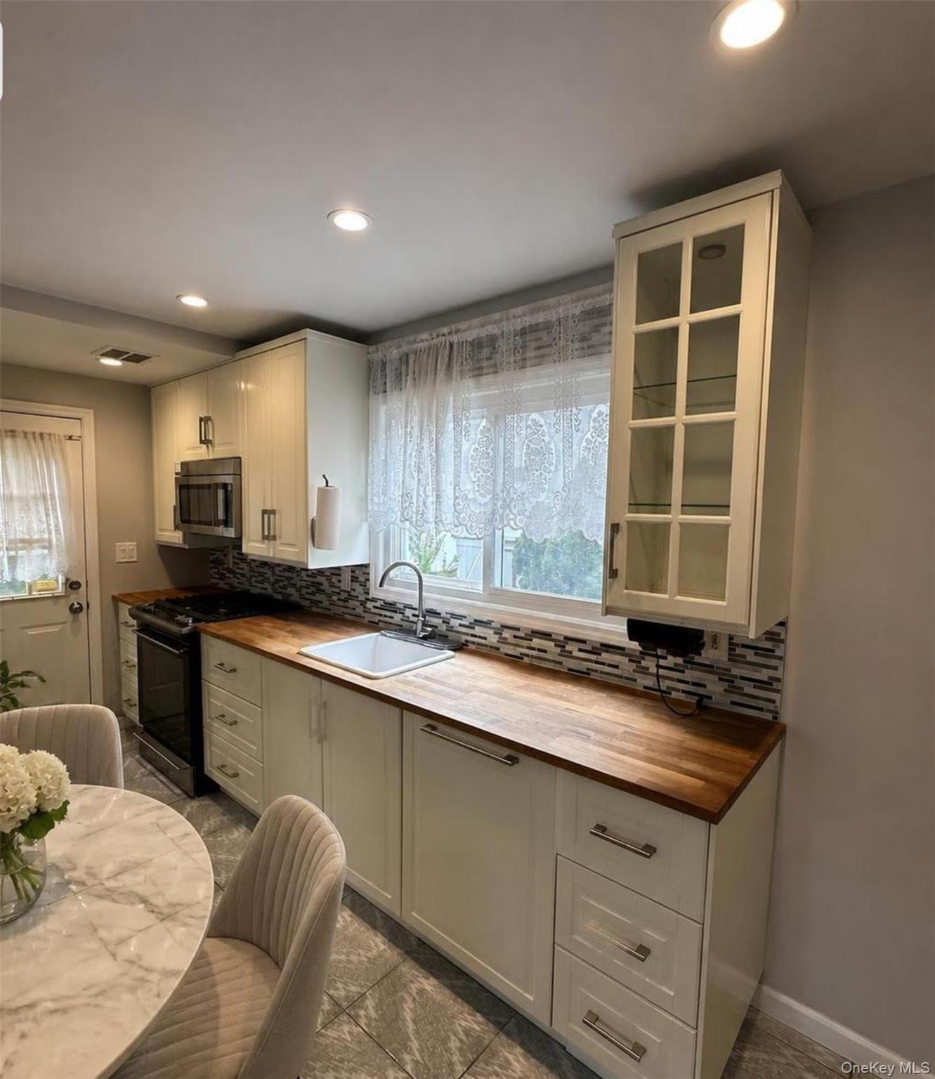 5 Ashwood Road – For Rent photo 16