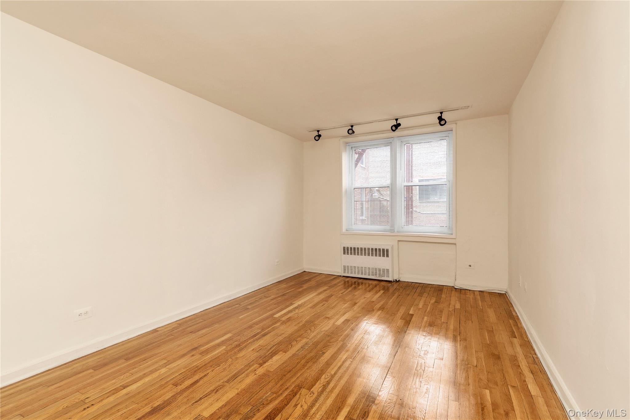 31-85 Crescent Street, Unit 2nd photo 5