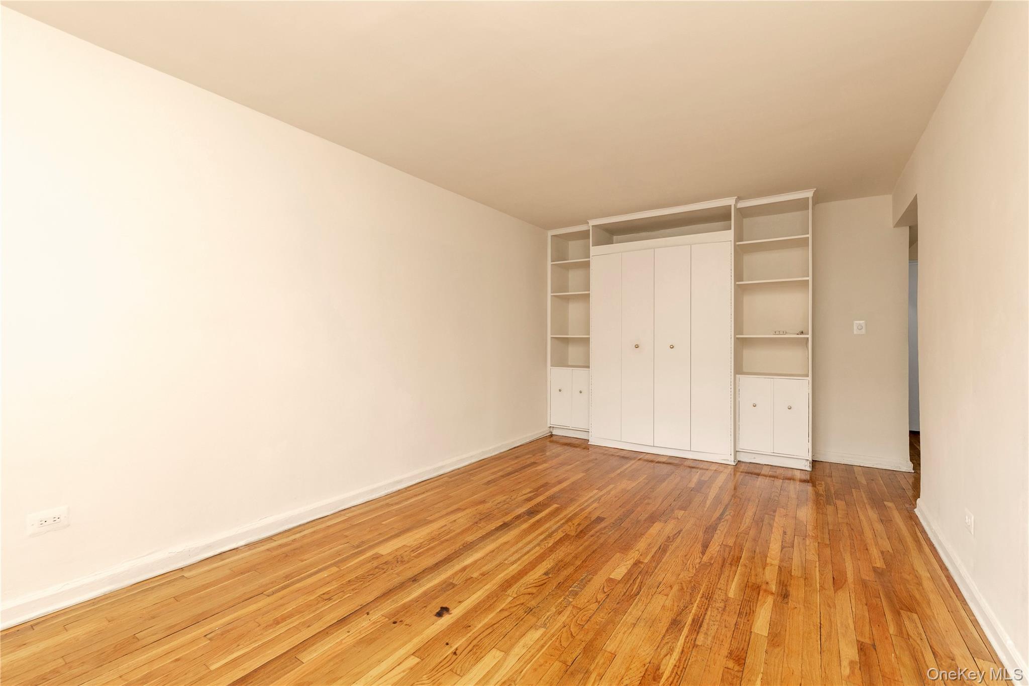 31-85 Crescent Street, Unit 2nd photo 6
