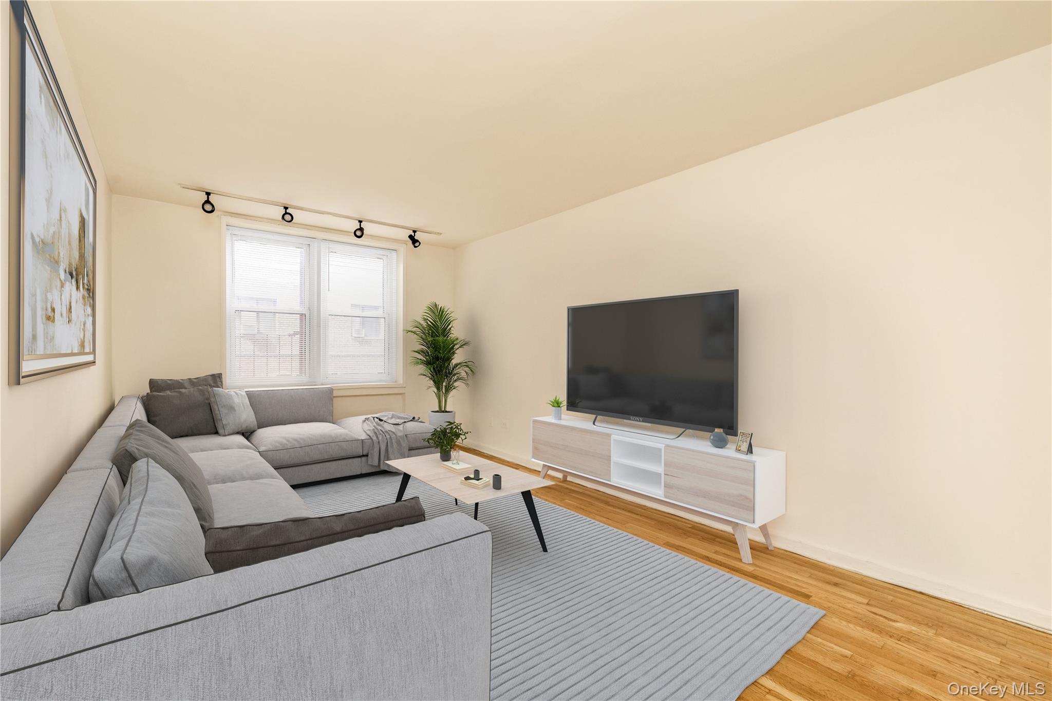 31-85 Crescent Street, Unit 2nd photo 2