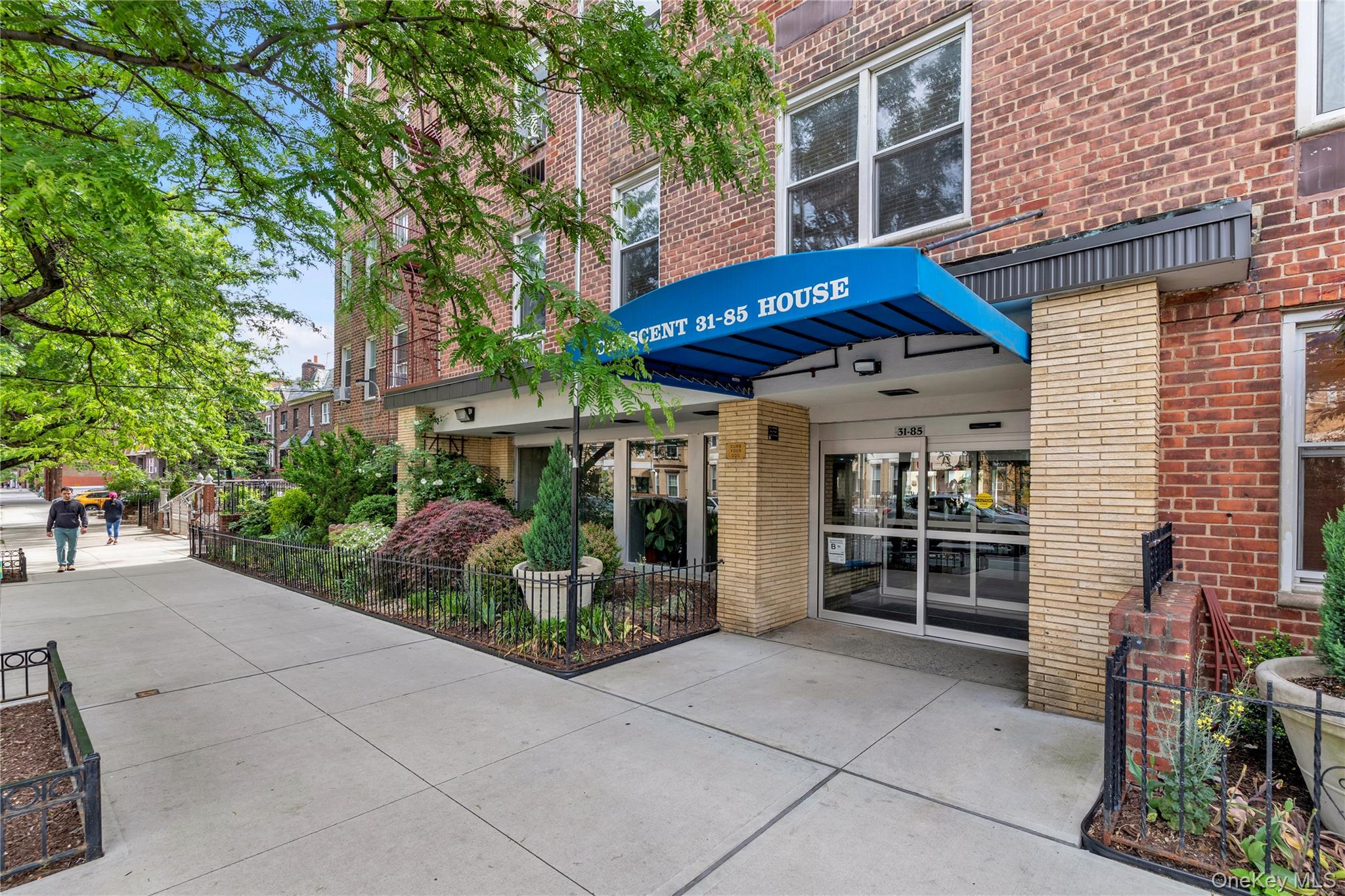 31-85 Crescent Street, Unit 2nd