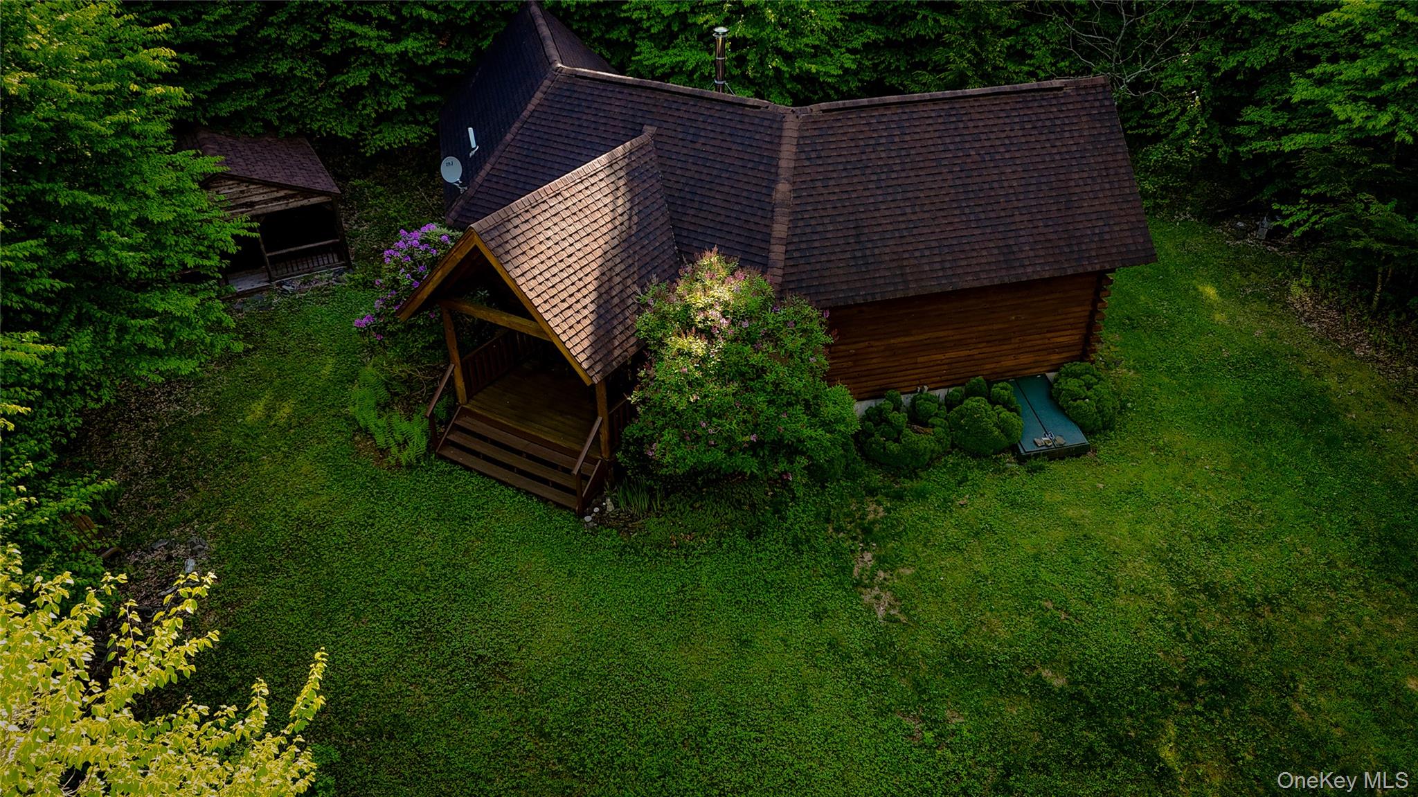 836 Emerald Lake Road – For Sale