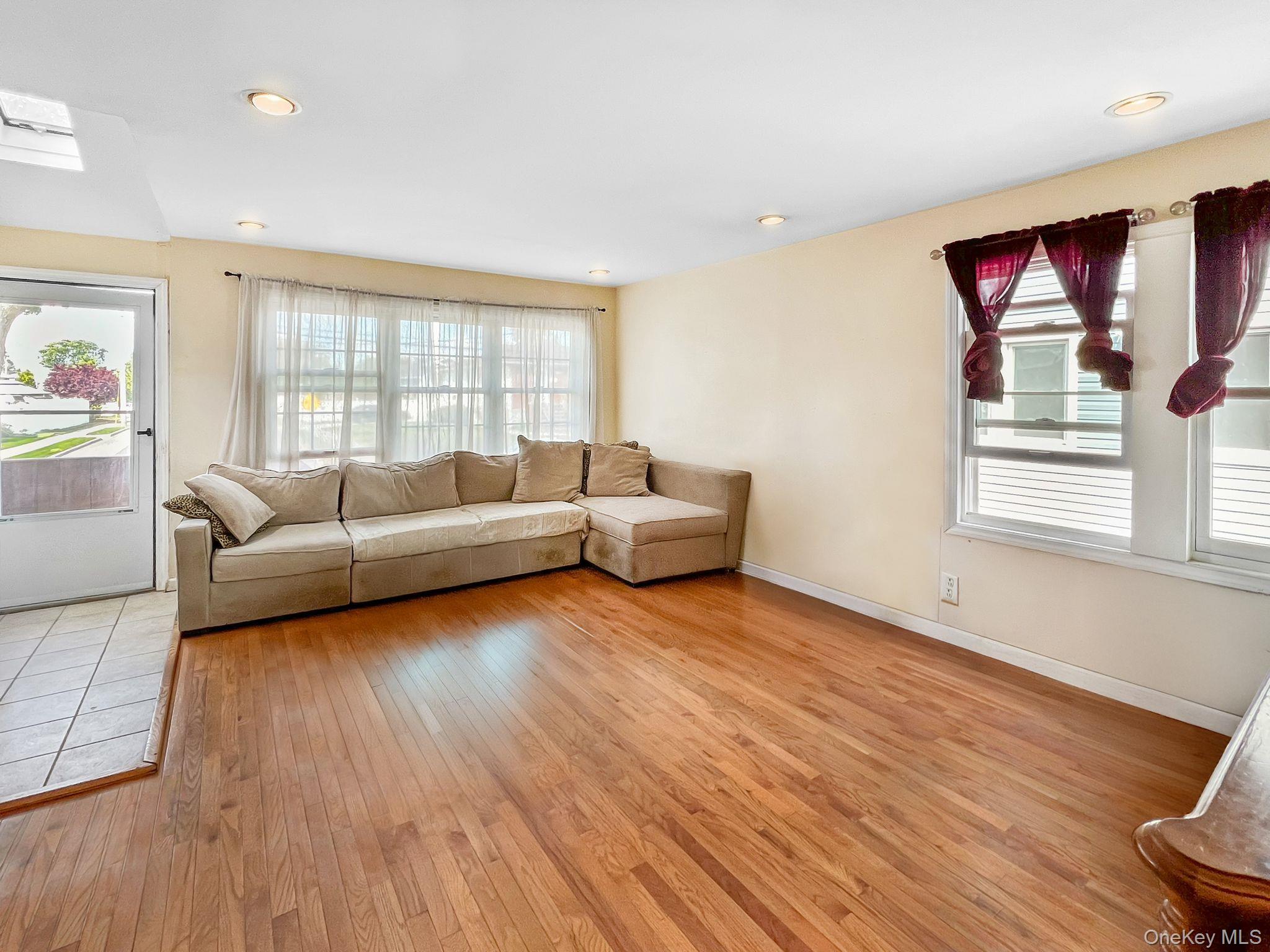 3321 Murdock Avenue – For Sale photo 3