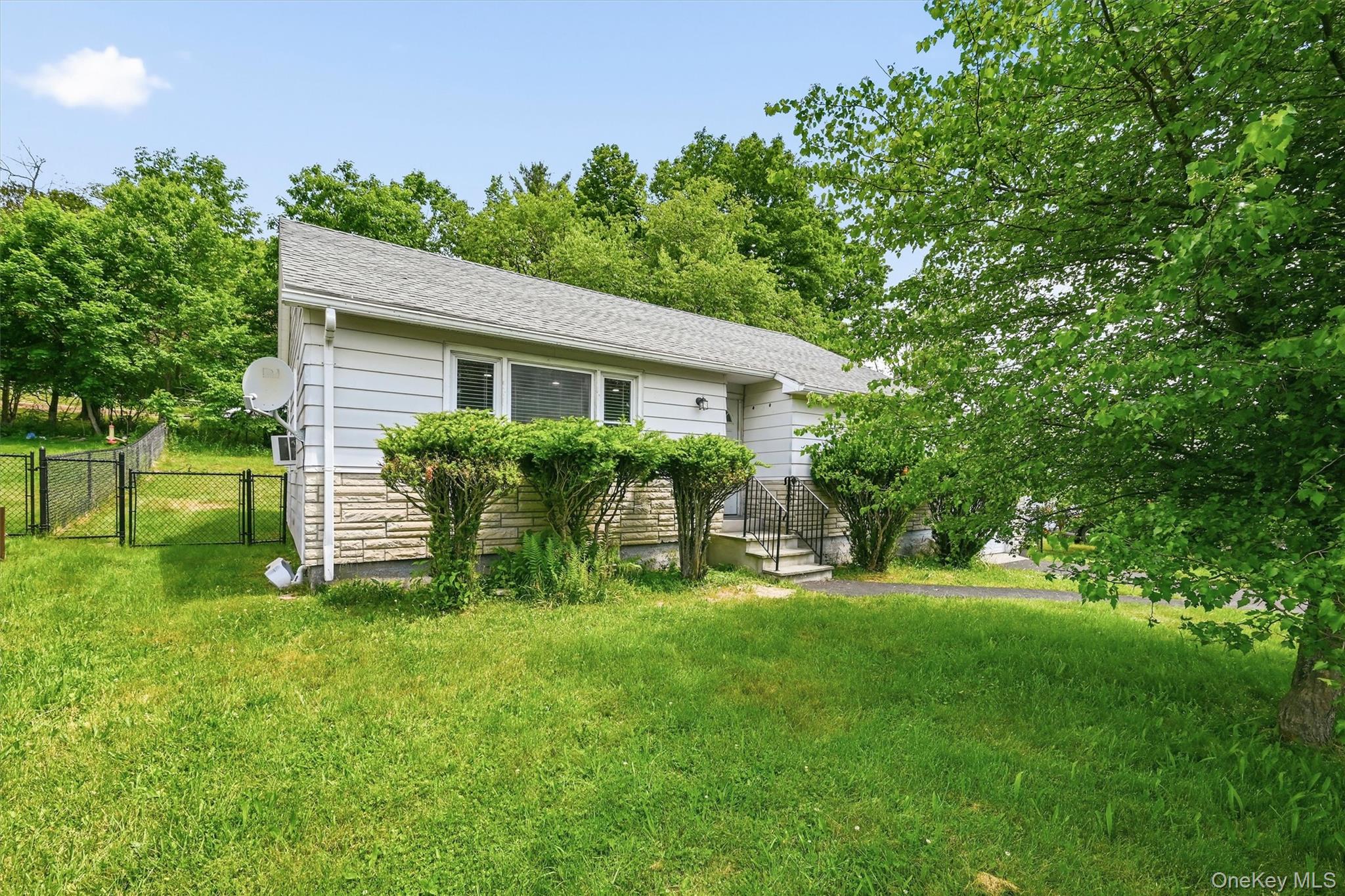 21 Hillside Avenue – For Sale photo 2