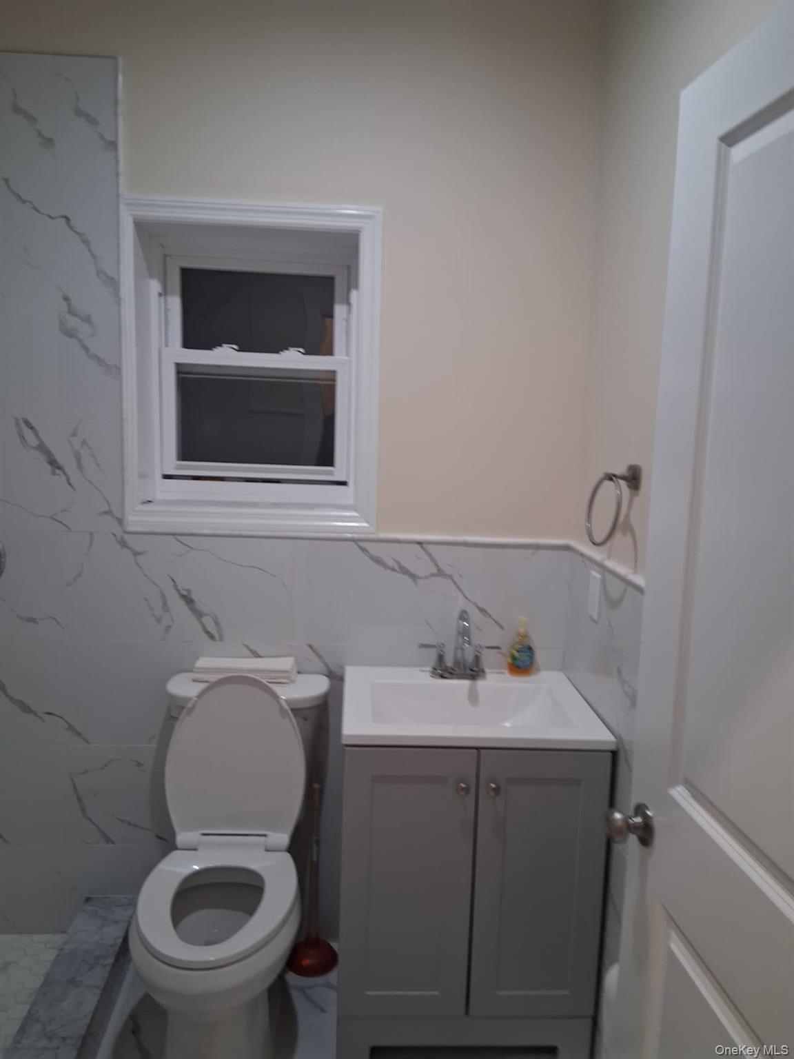 601 E 226th Street – For Sale photo 14