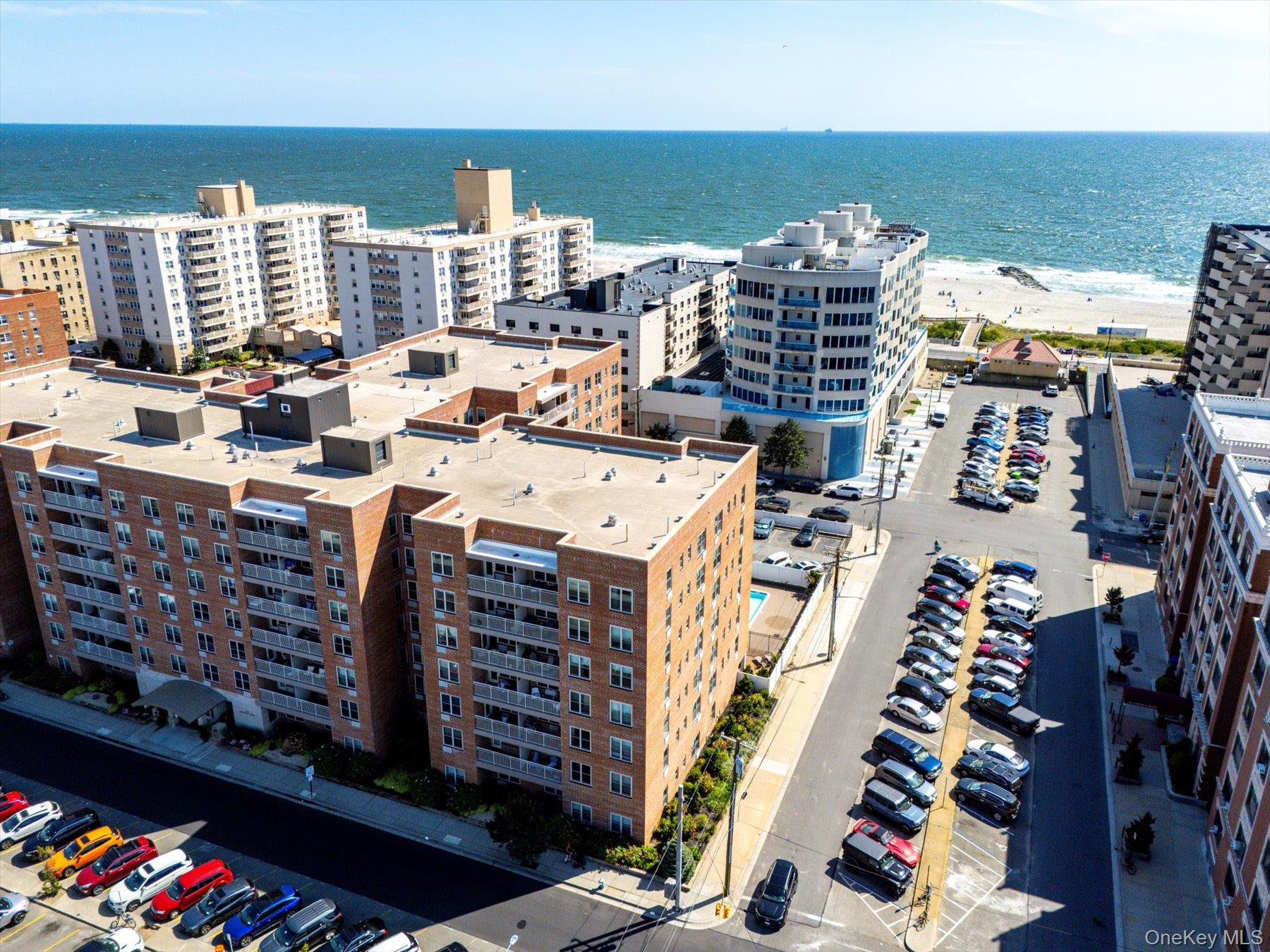 410 E Broadway, Unit 4C photo 18