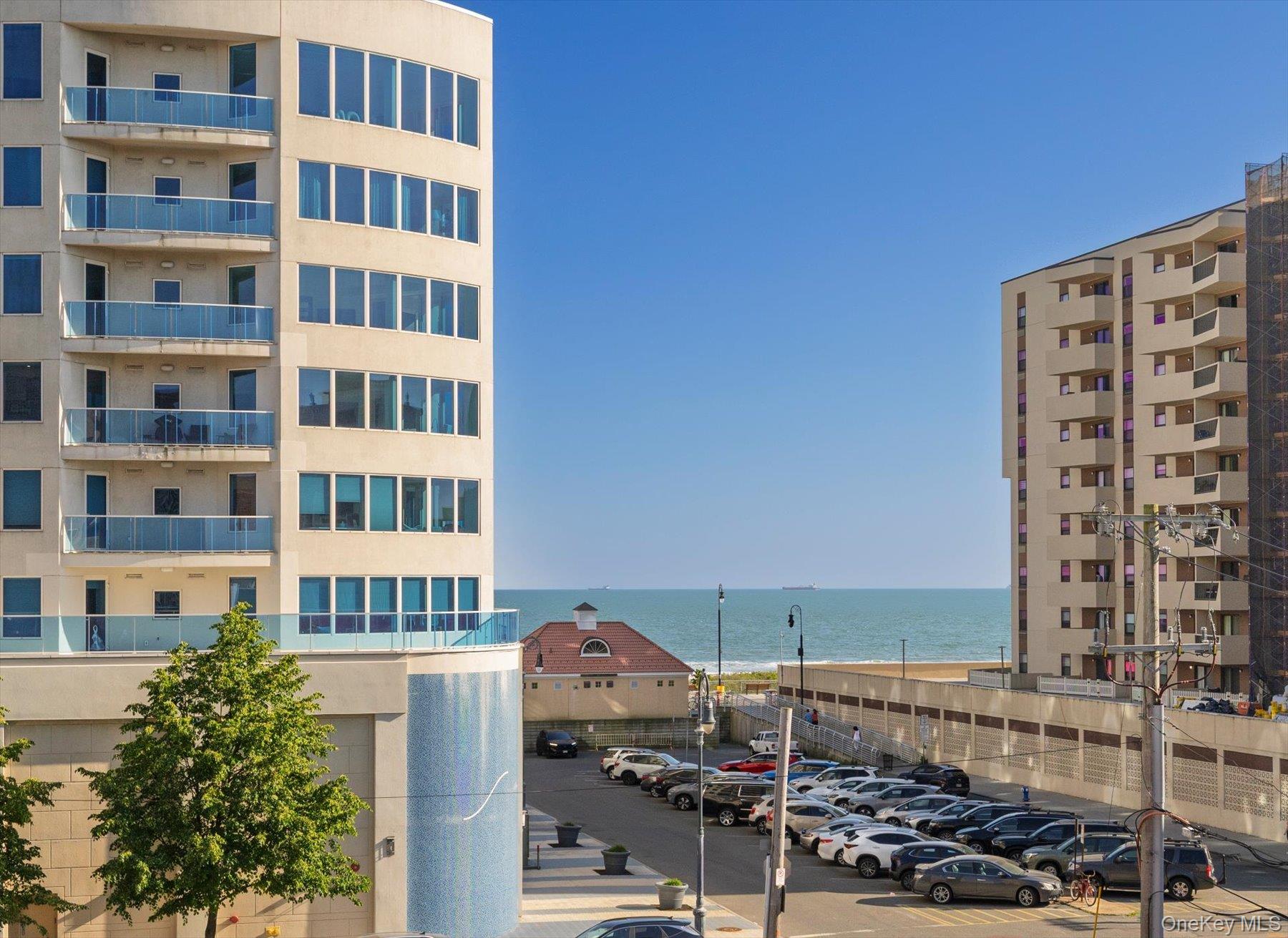 410 E Broadway, Unit 4C photo 3