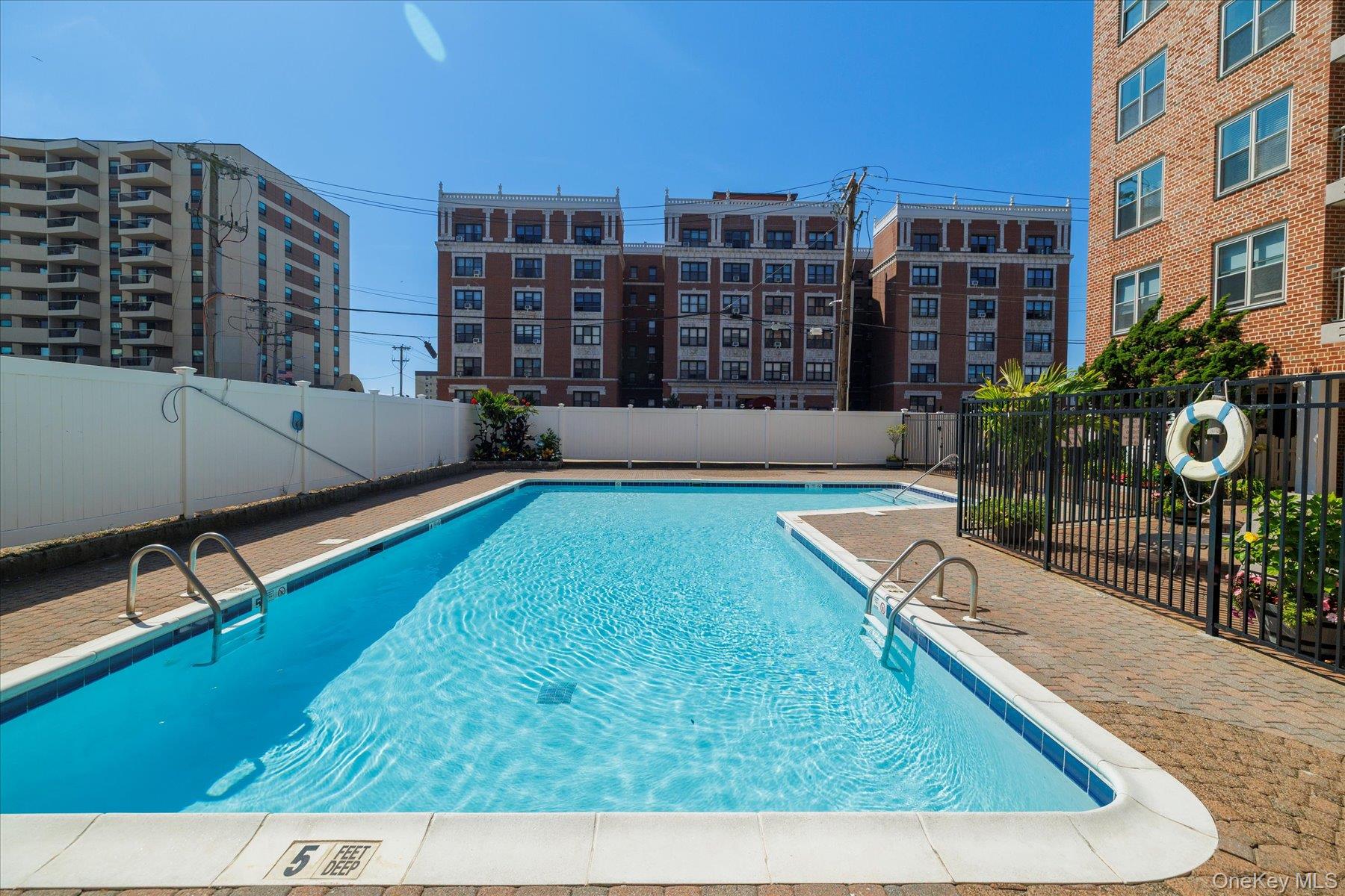 410 E Broadway, Unit 4C photo 16