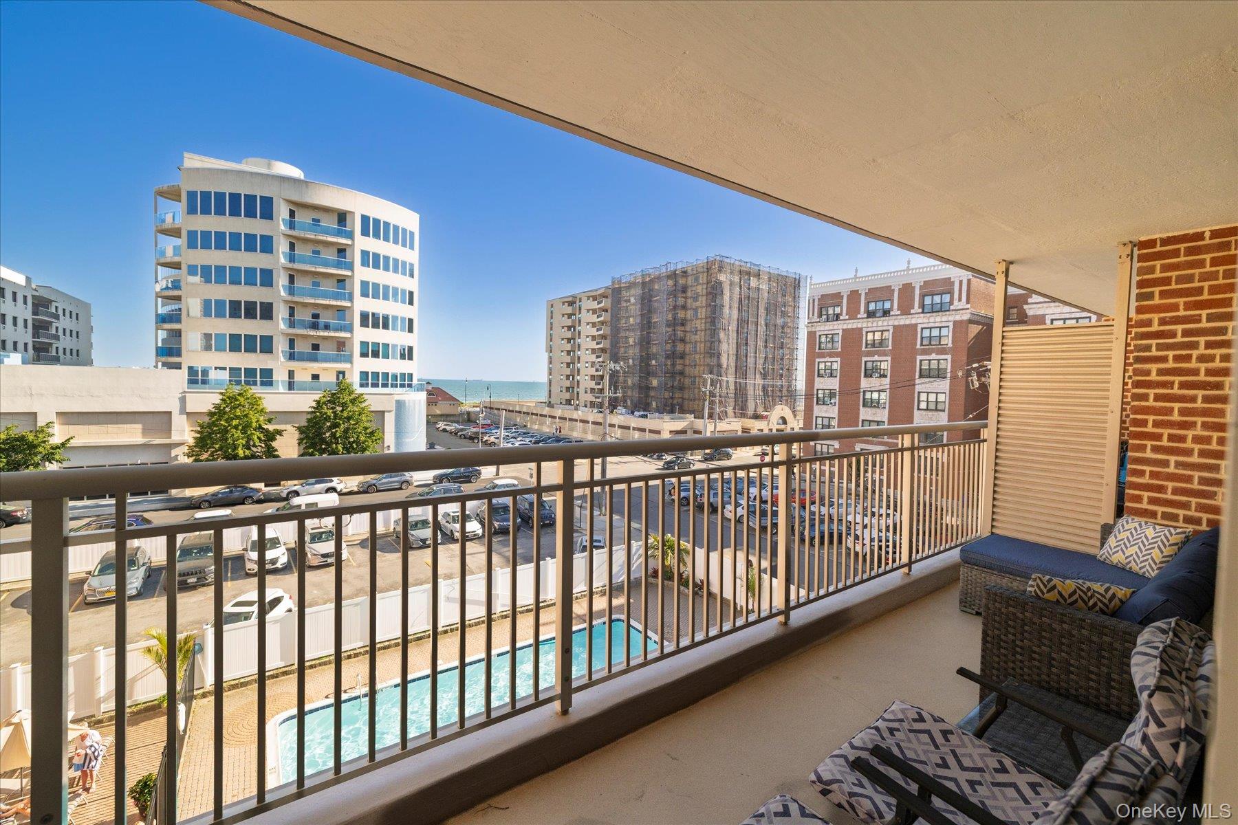 410 E Broadway, Unit 4C photo 12