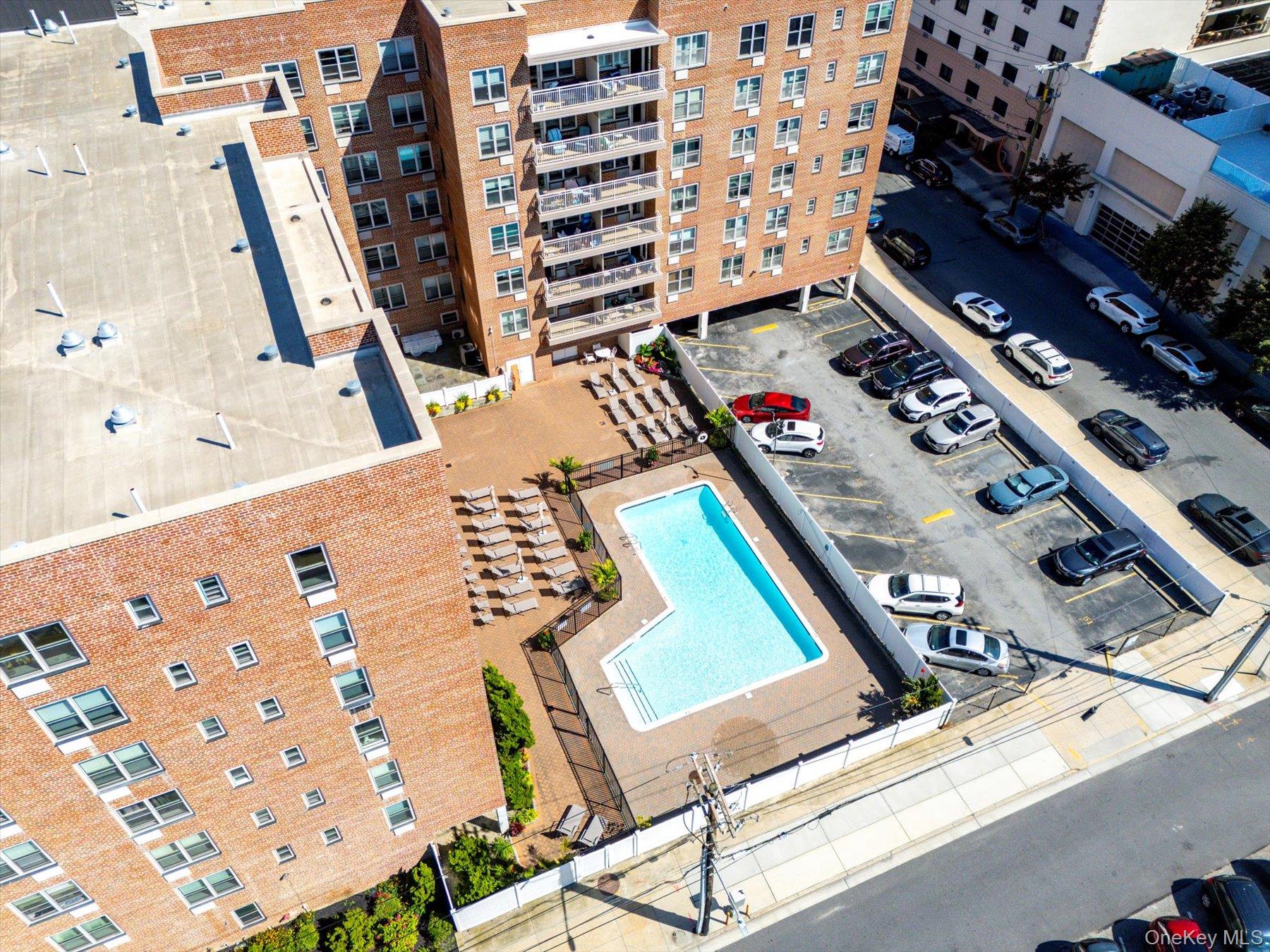 410 E Broadway, Unit 4C photo 15