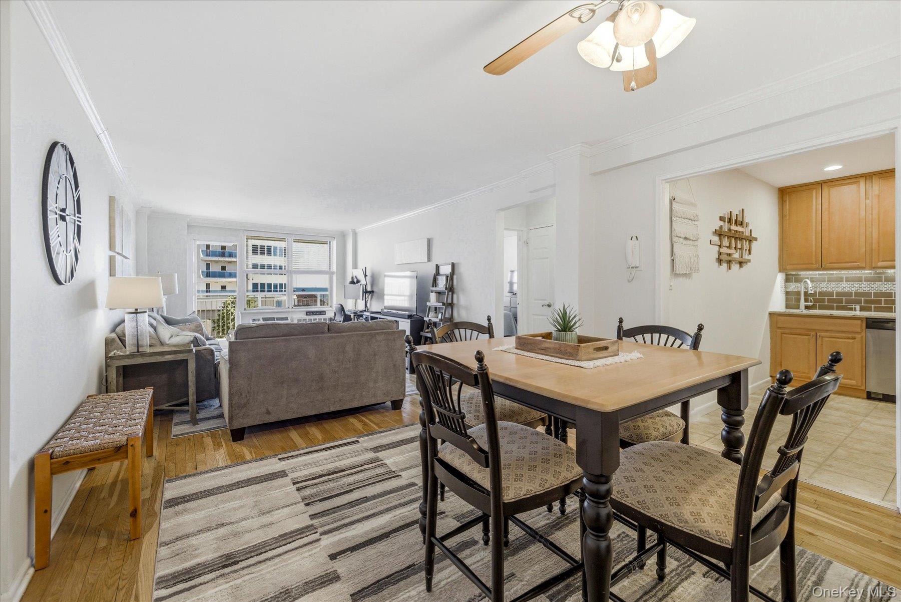 410 E Broadway, Unit 4C photo 6