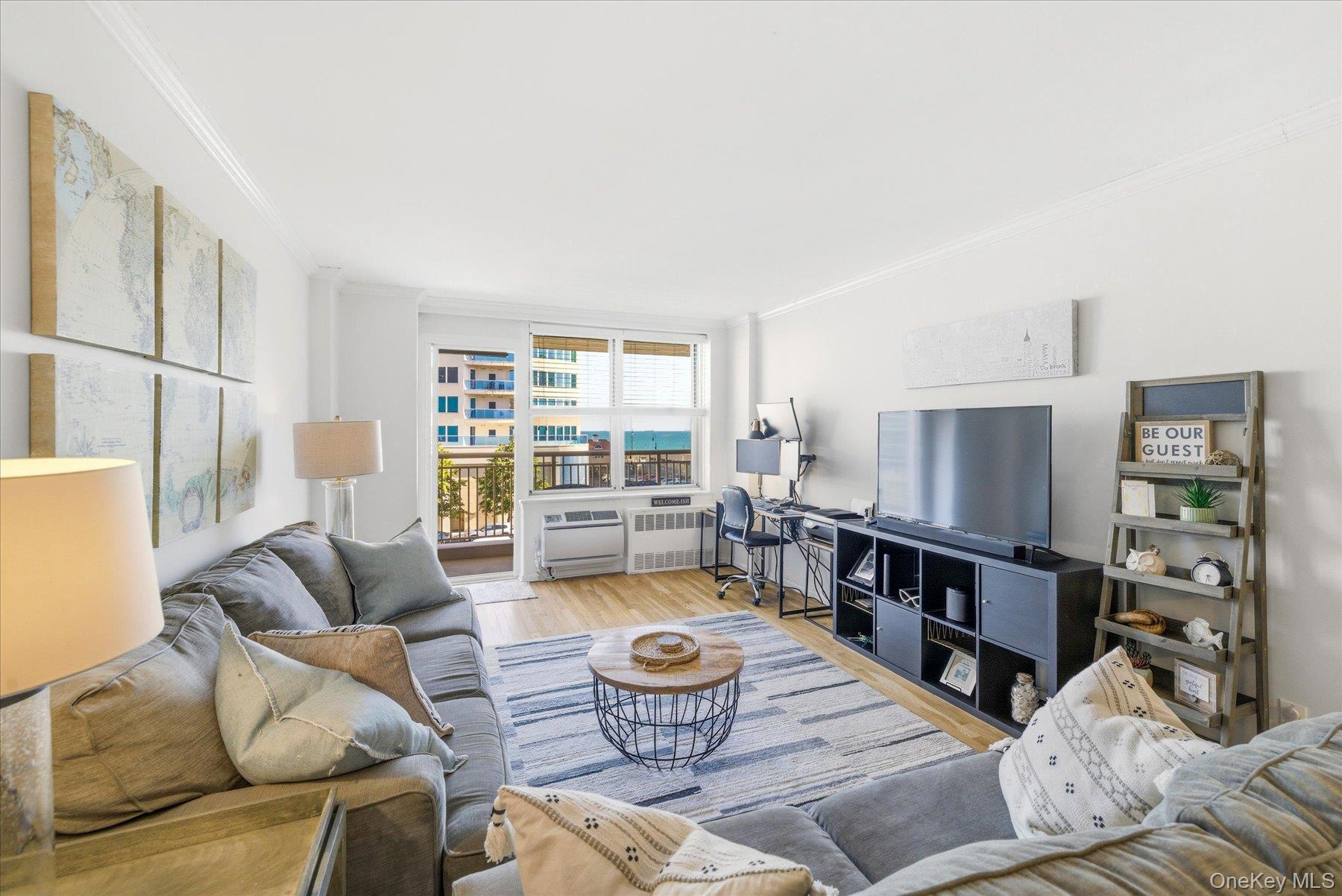 410 E Broadway, Unit 4C