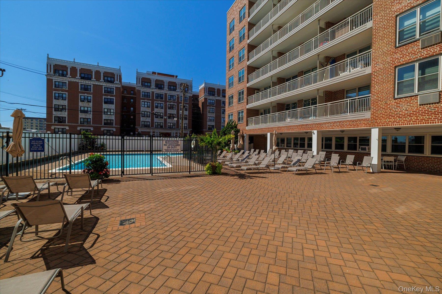 410 E Broadway, Unit 4C photo 17