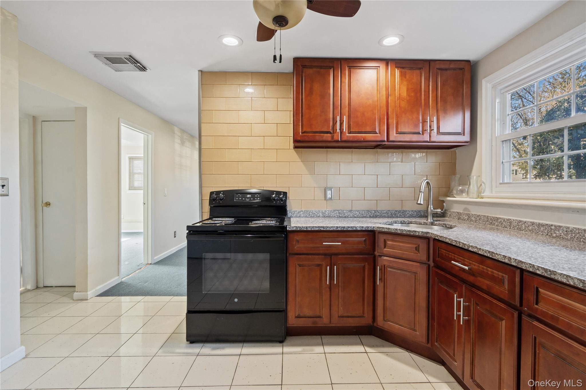 445 S Wellwood Avenue – For Rent photo 11