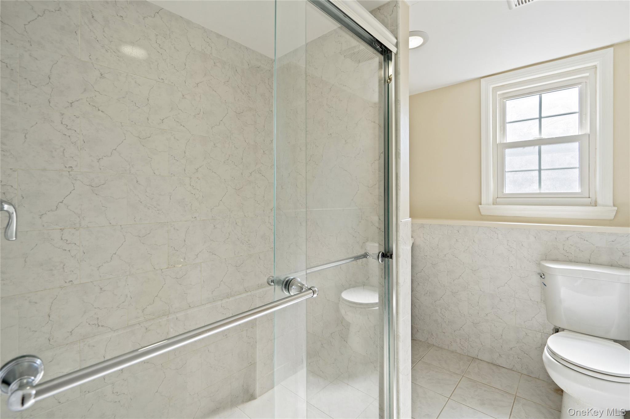445 S Wellwood Avenue – For Rent photo 8