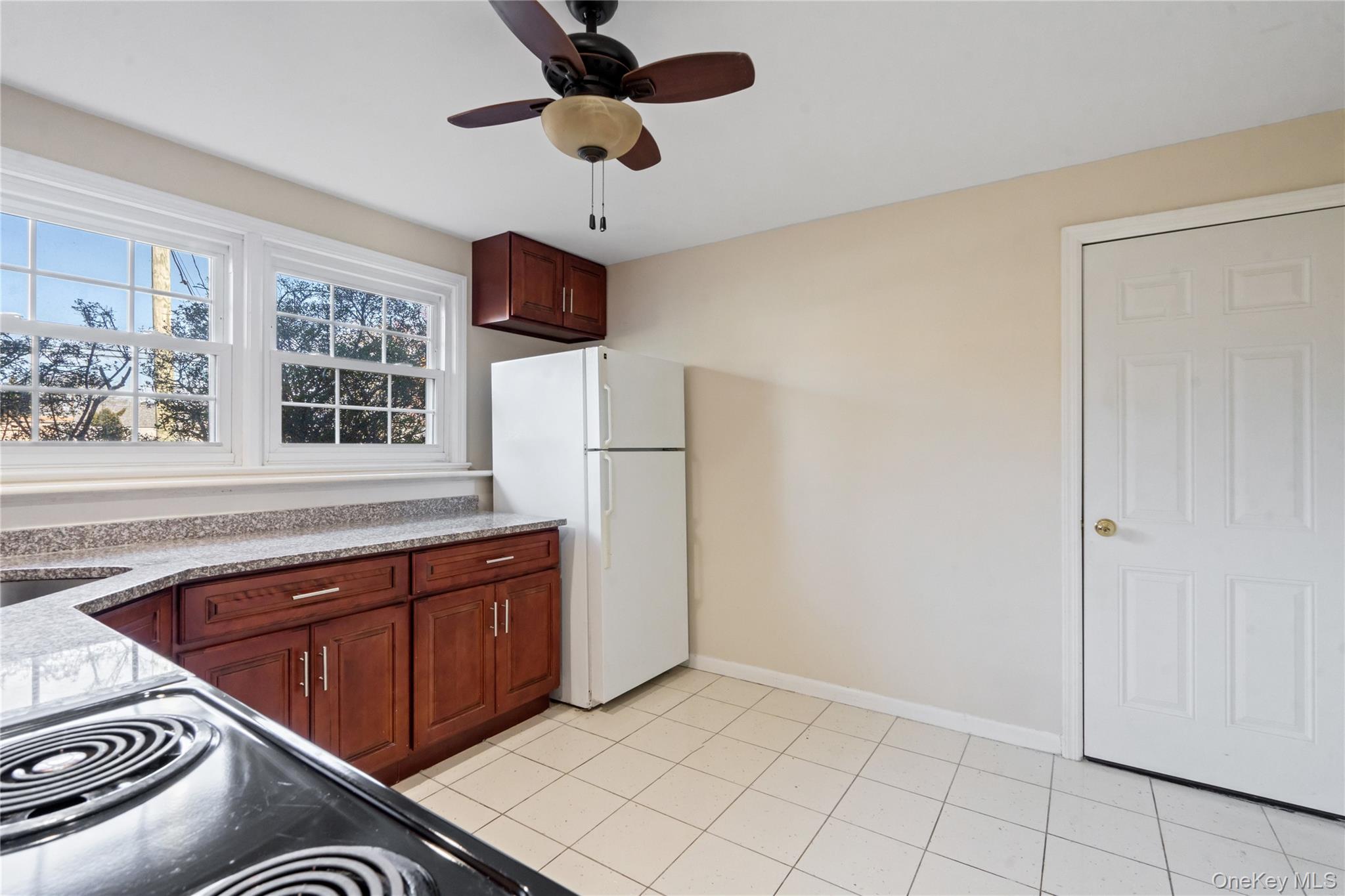 445 S Wellwood Avenue – For Rent photo 13