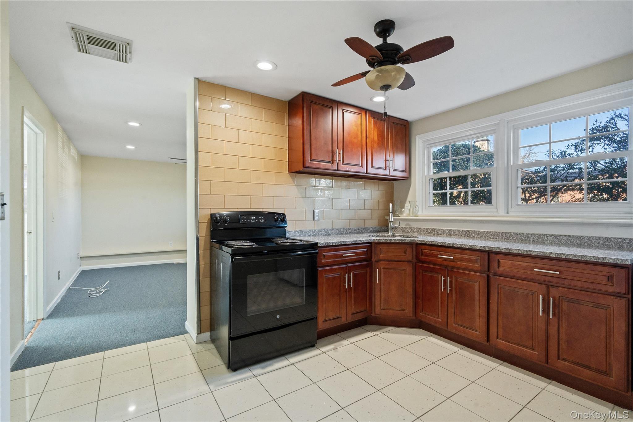 445 S Wellwood Avenue – For Rent photo 10