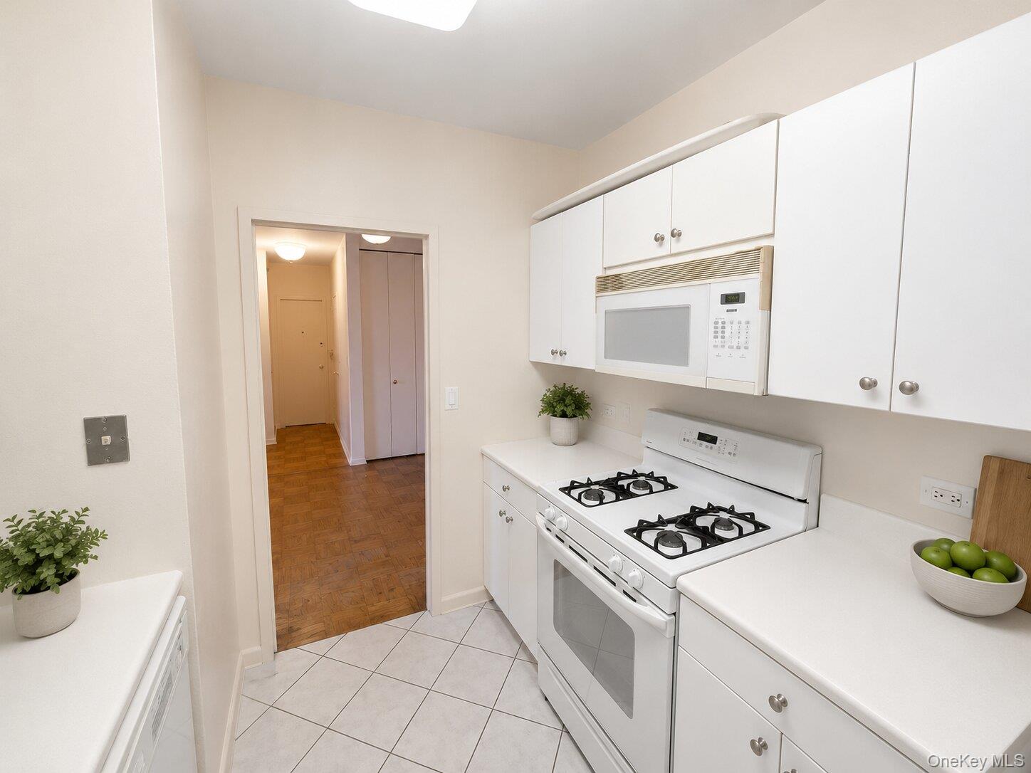 27010 Grand Central Parkway, Unit 4M photo 5