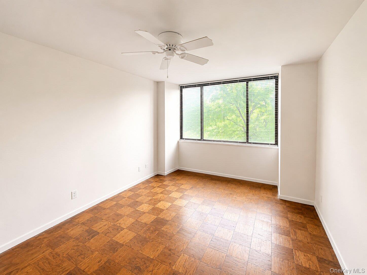 27010 Grand Central Parkway, Unit 4M photo 8