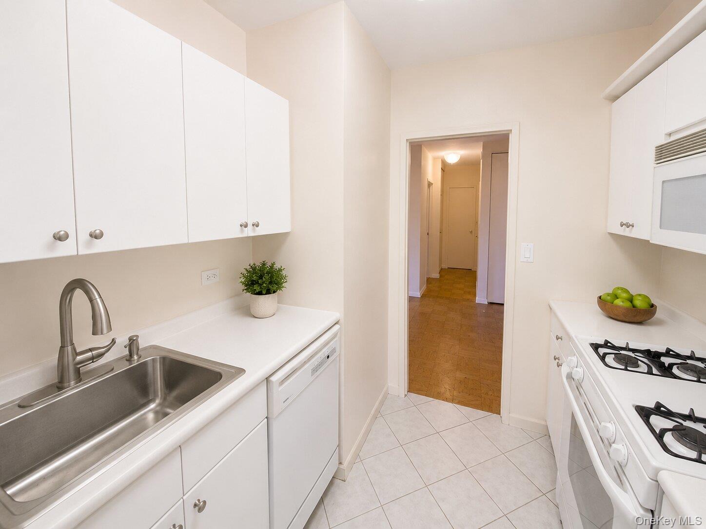 27010 Grand Central Parkway, Unit 4M photo 6