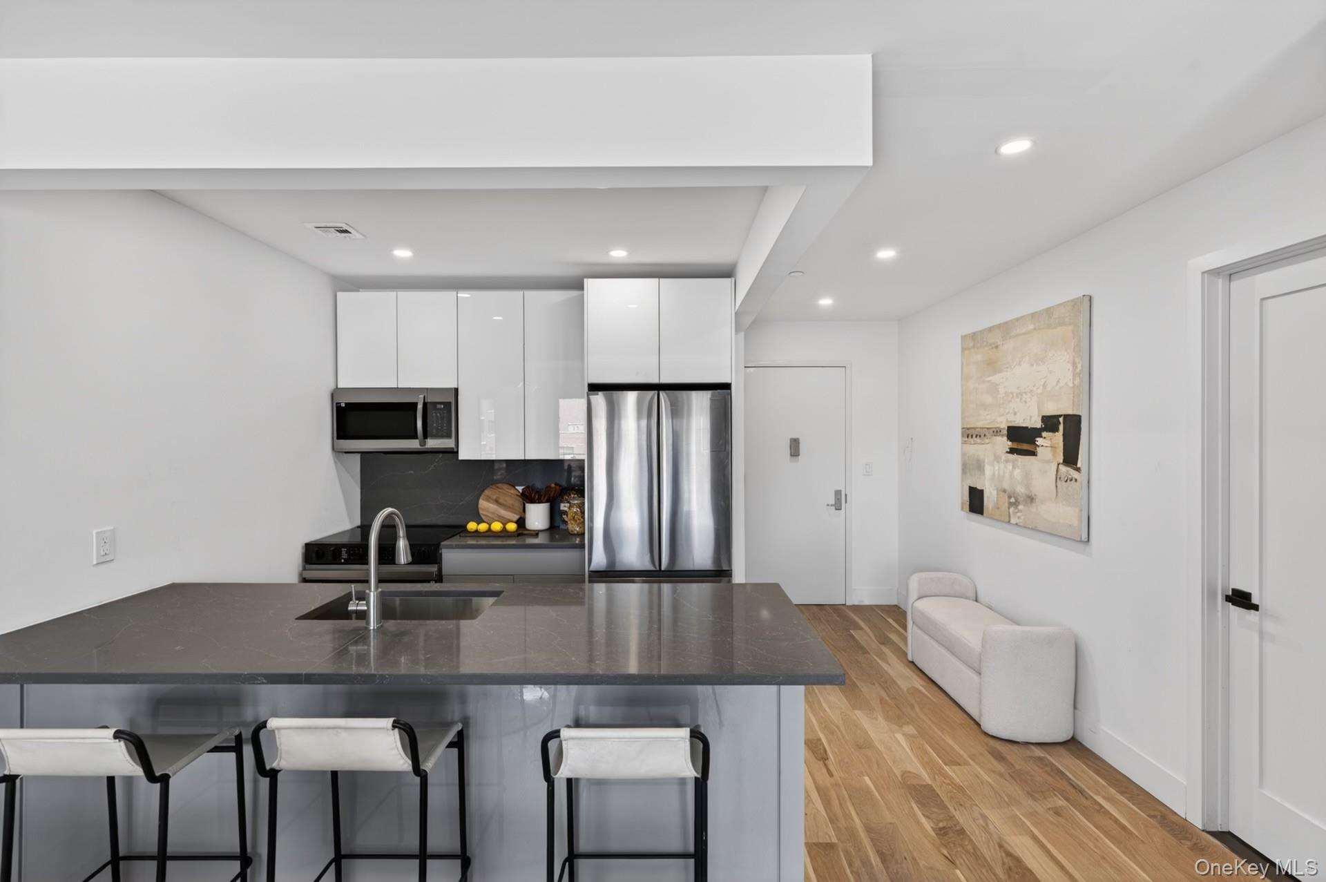 31-65 14th Street, Unit 2R photo 4