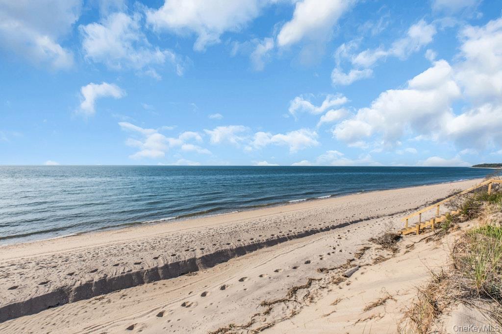 3651 Soundview Avenue – For Sale photo 5