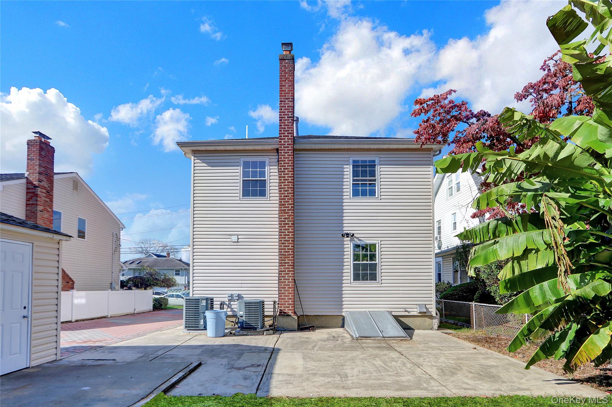 32 3rd Avenue – For Sale photo 6