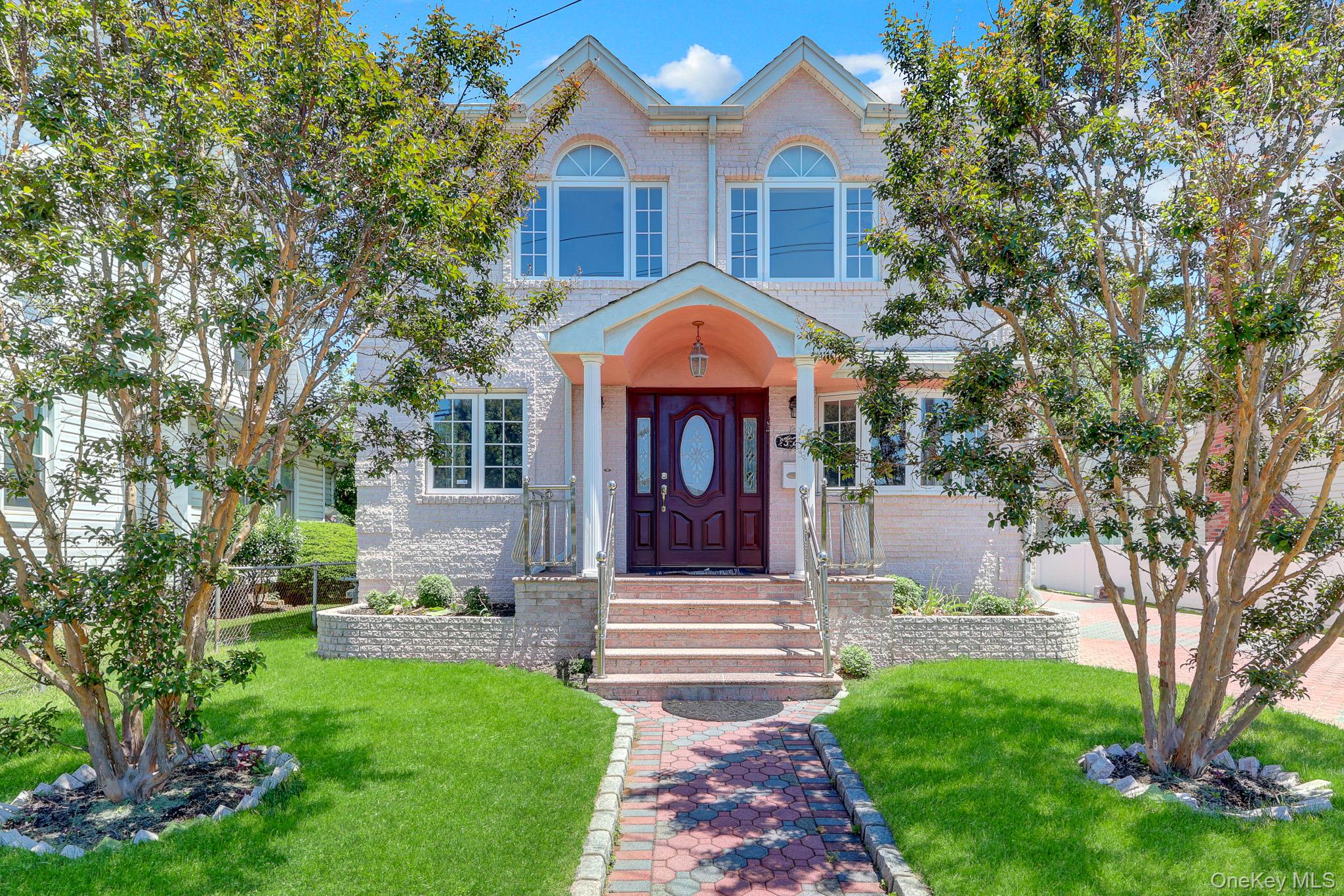 32 3rd Avenue – For Sale