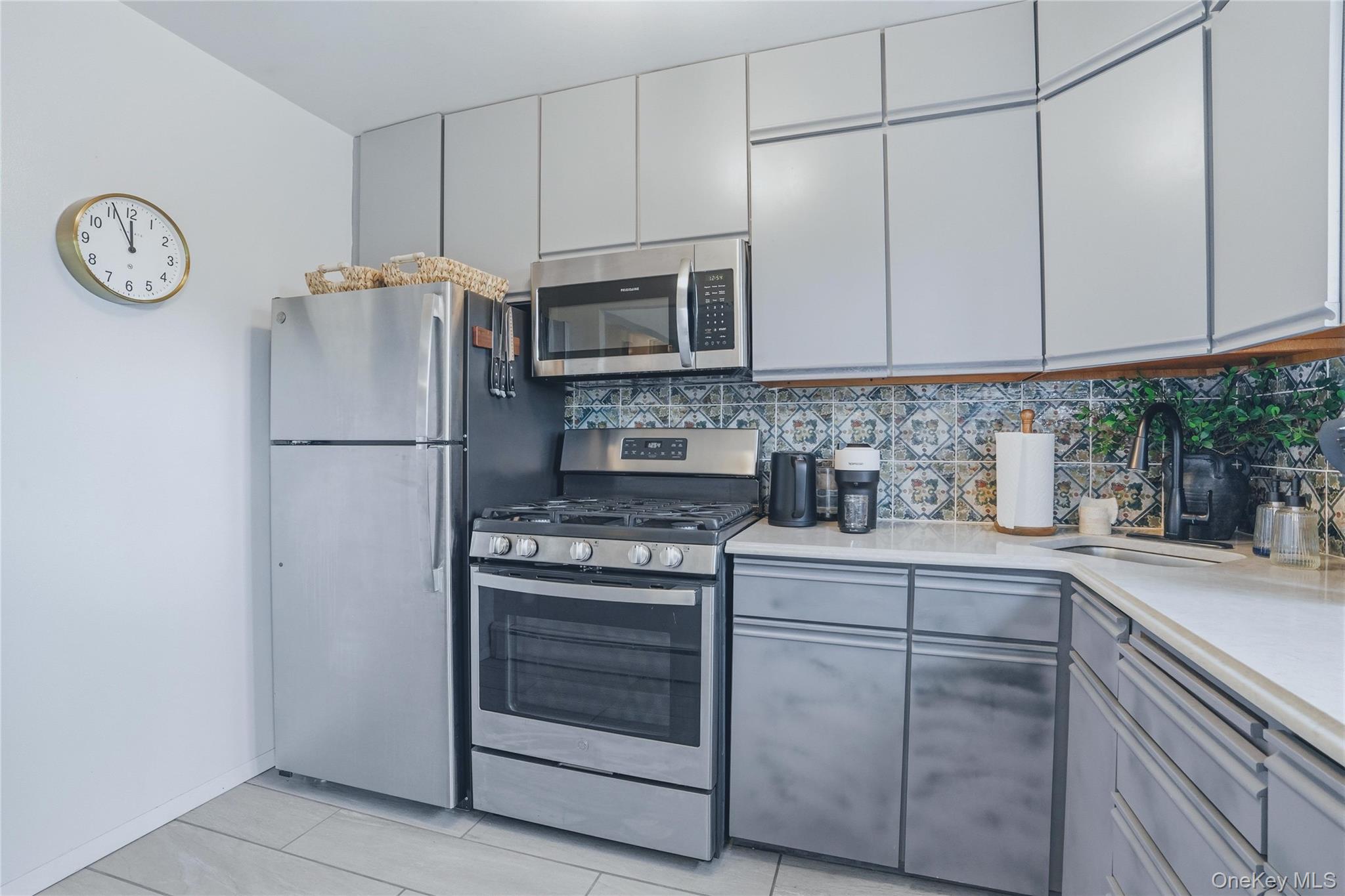 90 Osborne Hill Road, Unit B14 photo 8