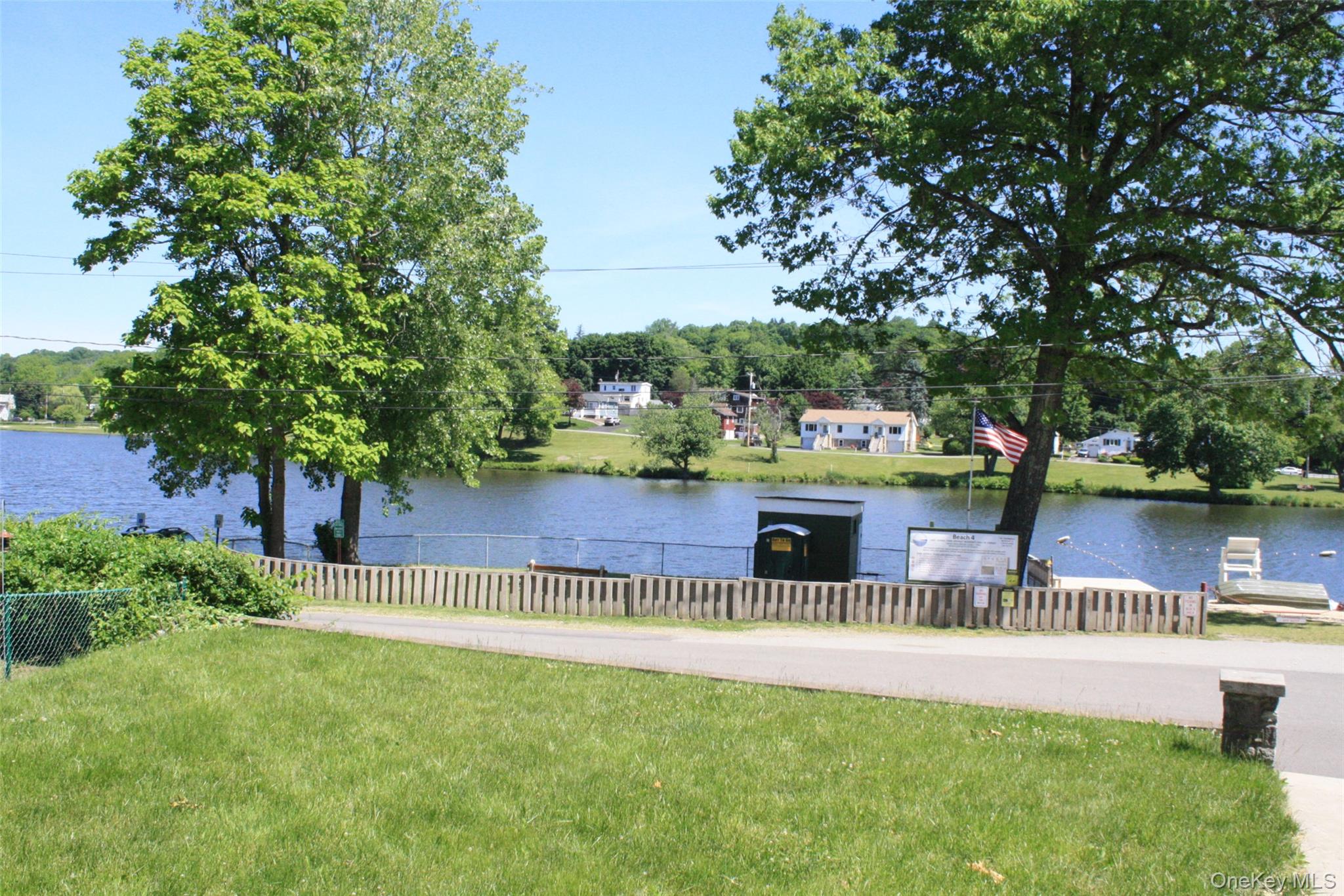 296 Lakeshore Drive E – For Sale photo 2