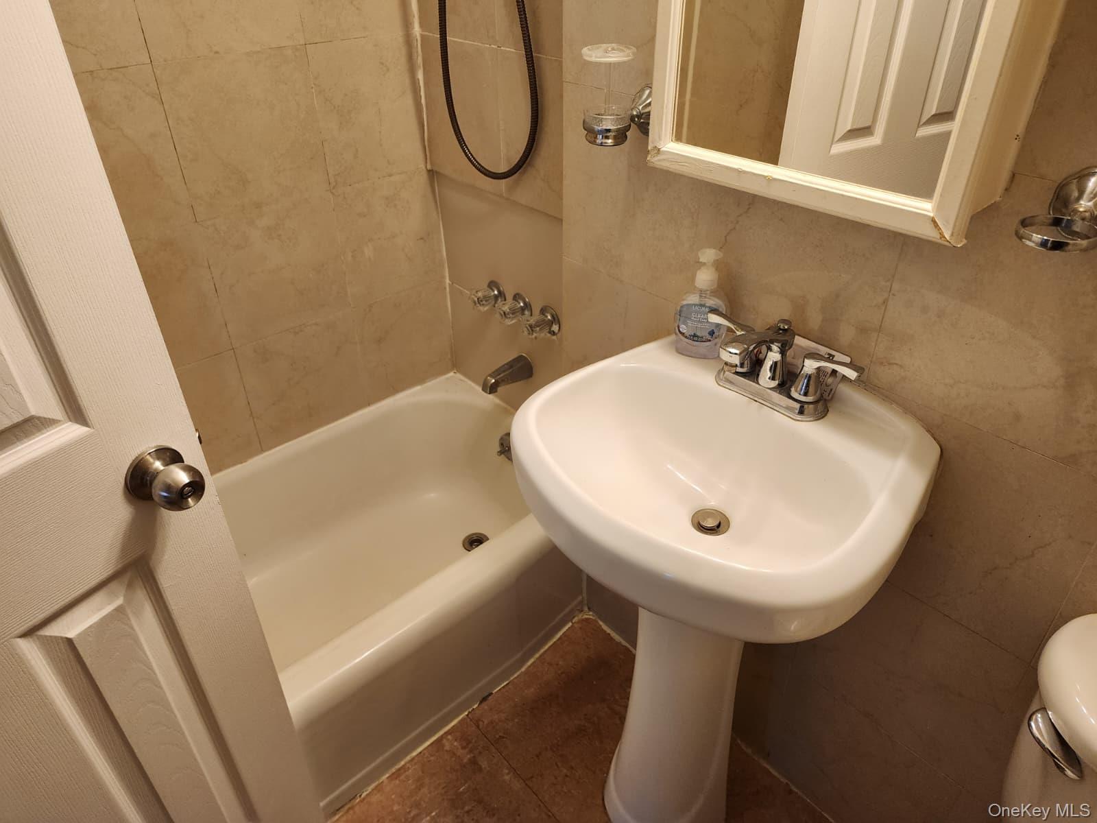 61-45 98th Street, Unit 4B photo 4