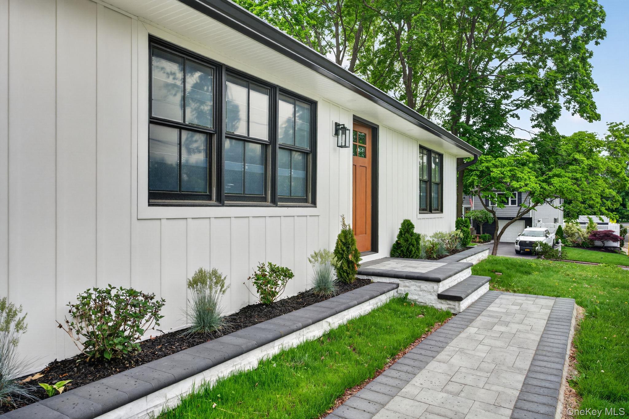 85 Kenneth Avenue – For Sale photo 3