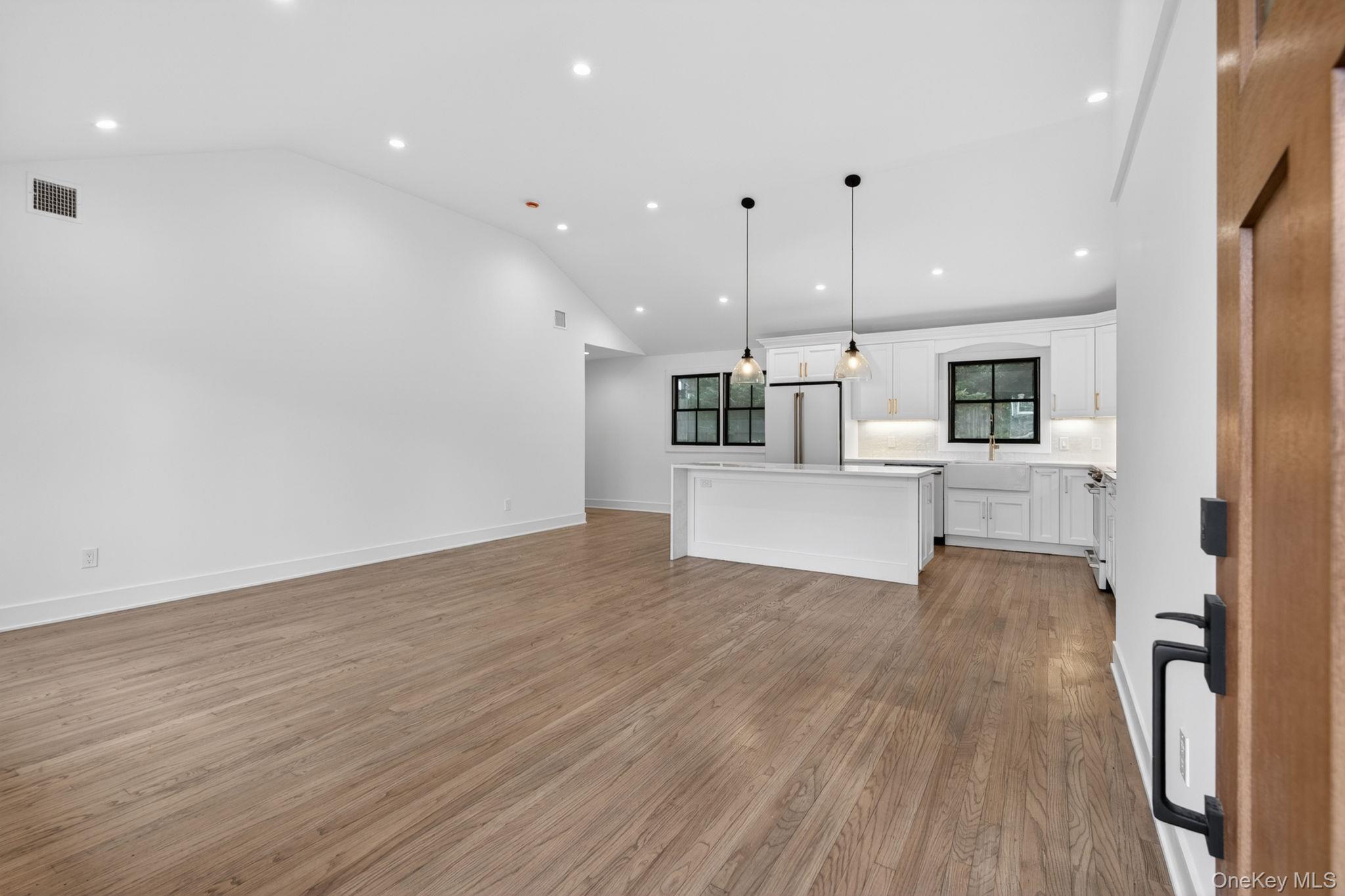 85 Kenneth Avenue – For Sale photo 4