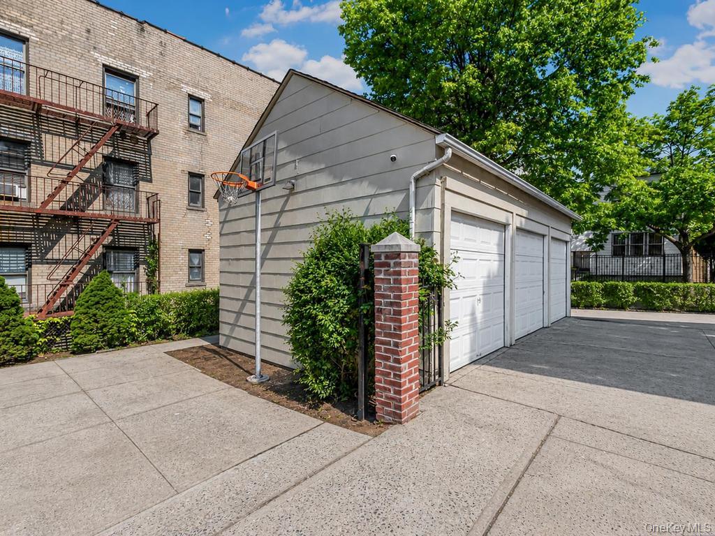 636 E 219th Street – For Sale photo 18