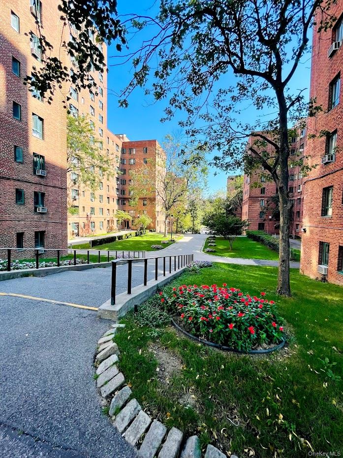 2140 E Tremont Avenue, Unit MG