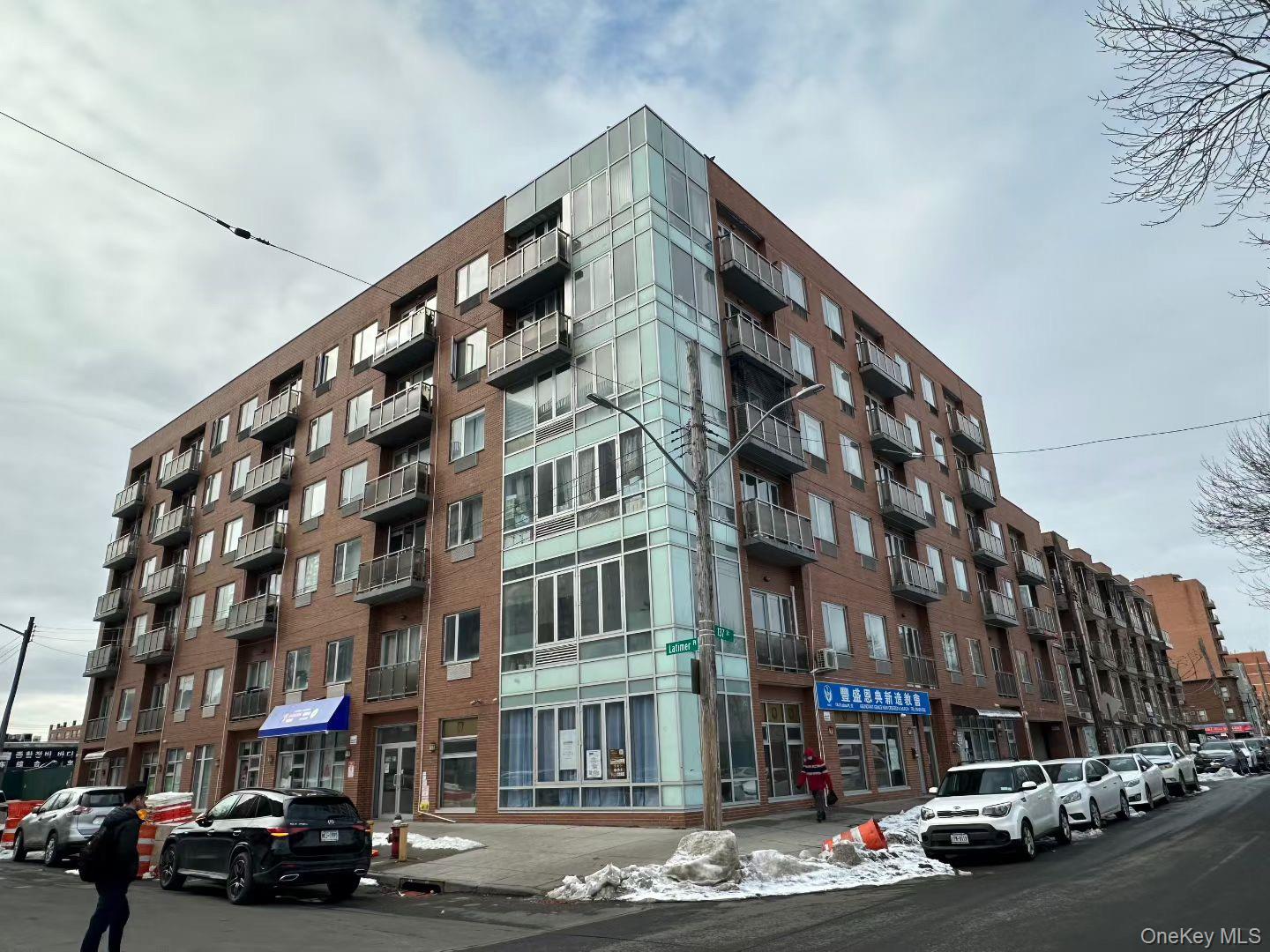 13621 Latimer Place, Unit 6G photo 5