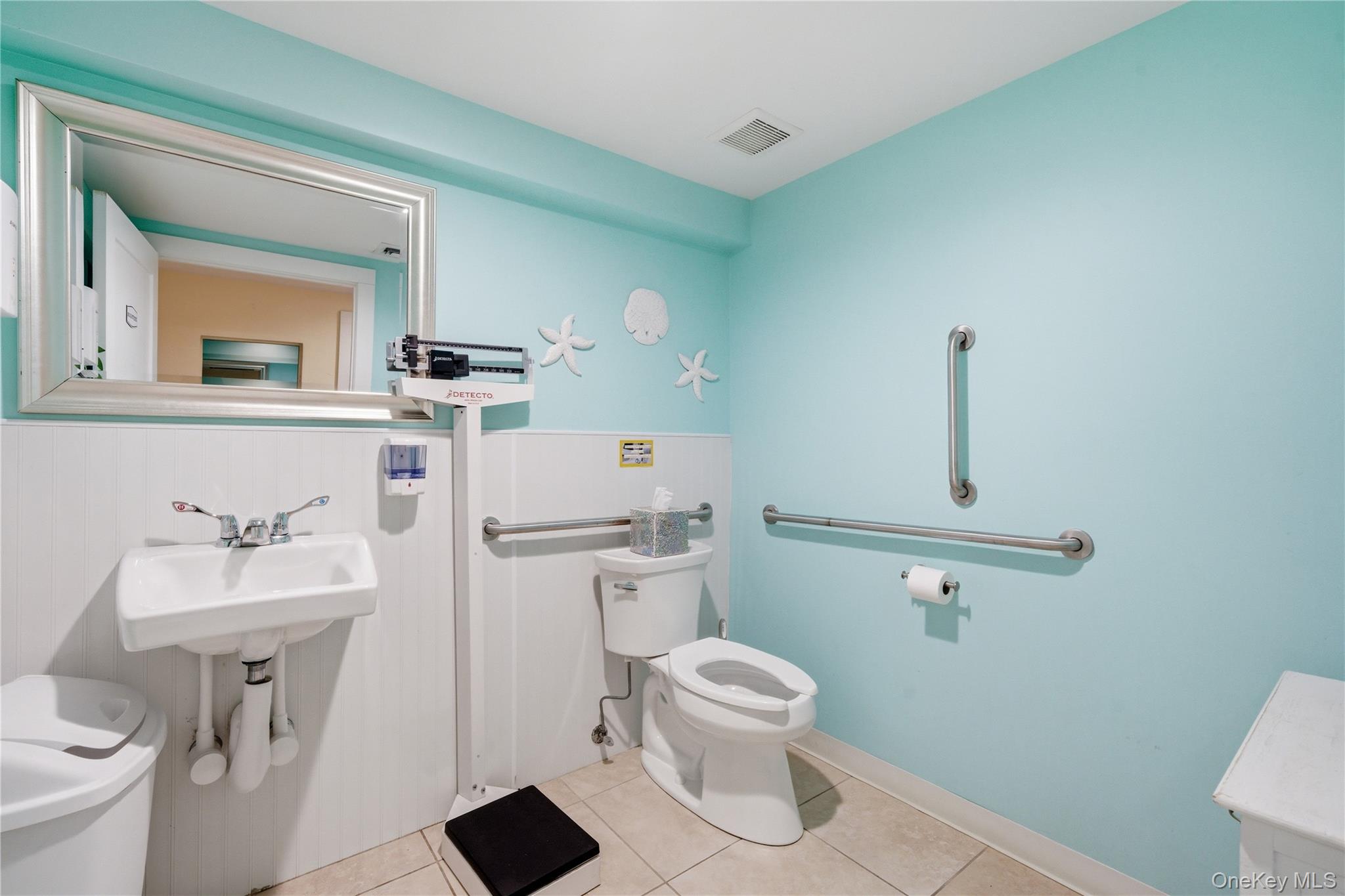 209 Broadway – For Rent photo 16