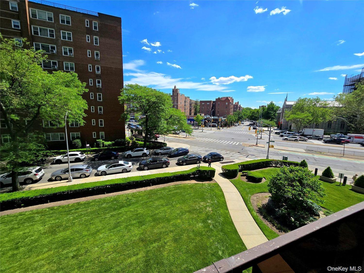 11011 Queens Boulevard, Unit 3M