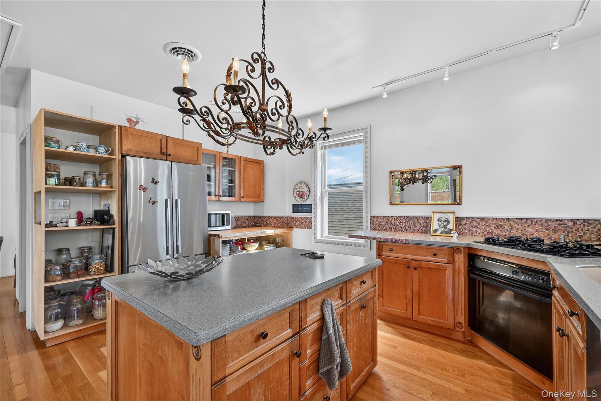 5197 Main Street – For Sale photo 26