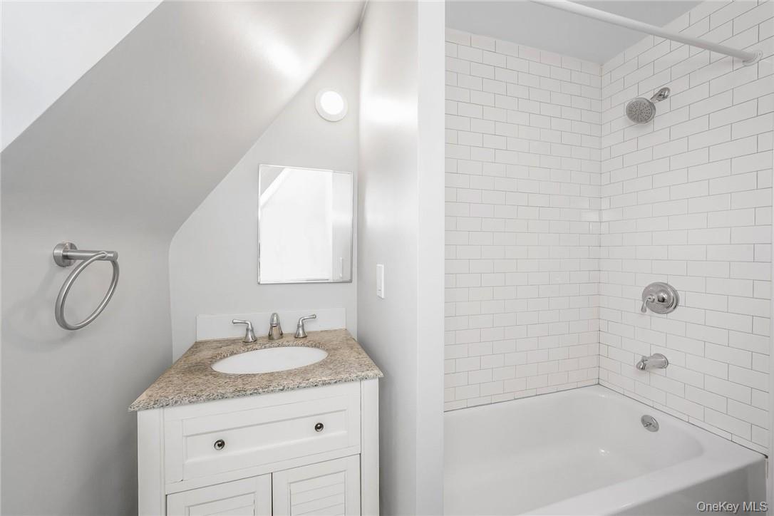 64 Kensington Road, Unit 3B photo 16