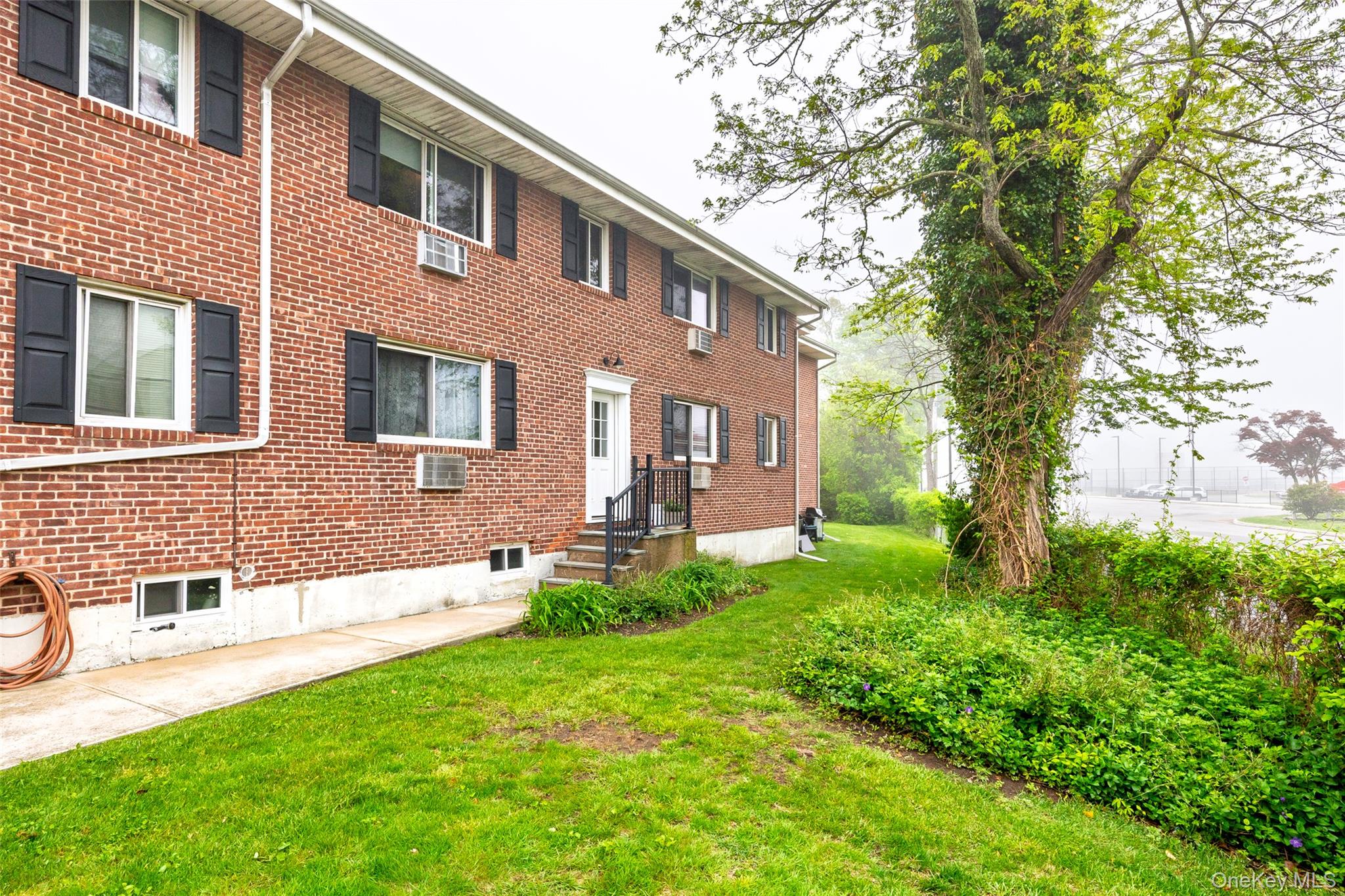 200 Merrick Road, Unit F photo 17